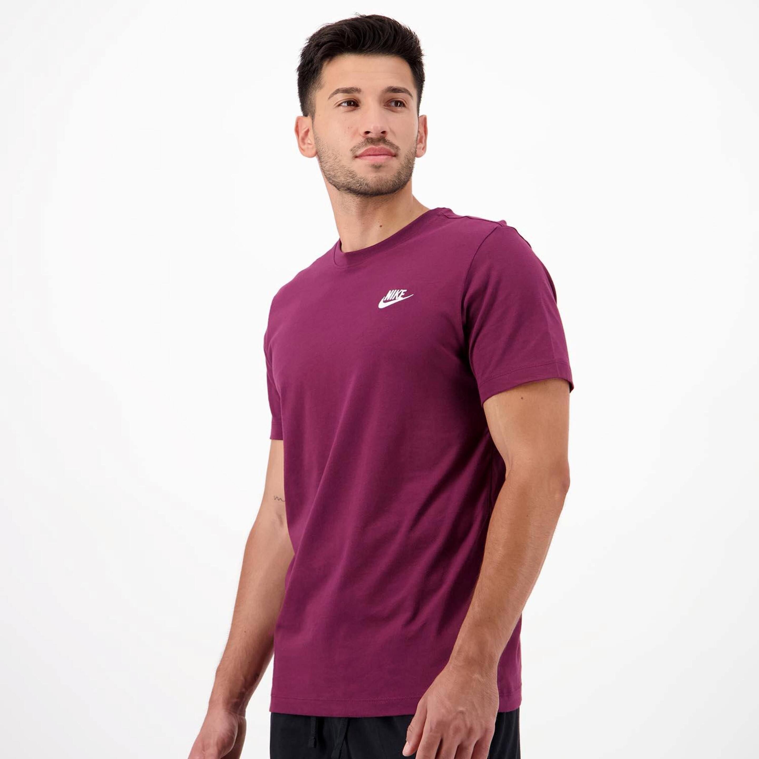 Nike Club - Granate - Camiseta Hombre