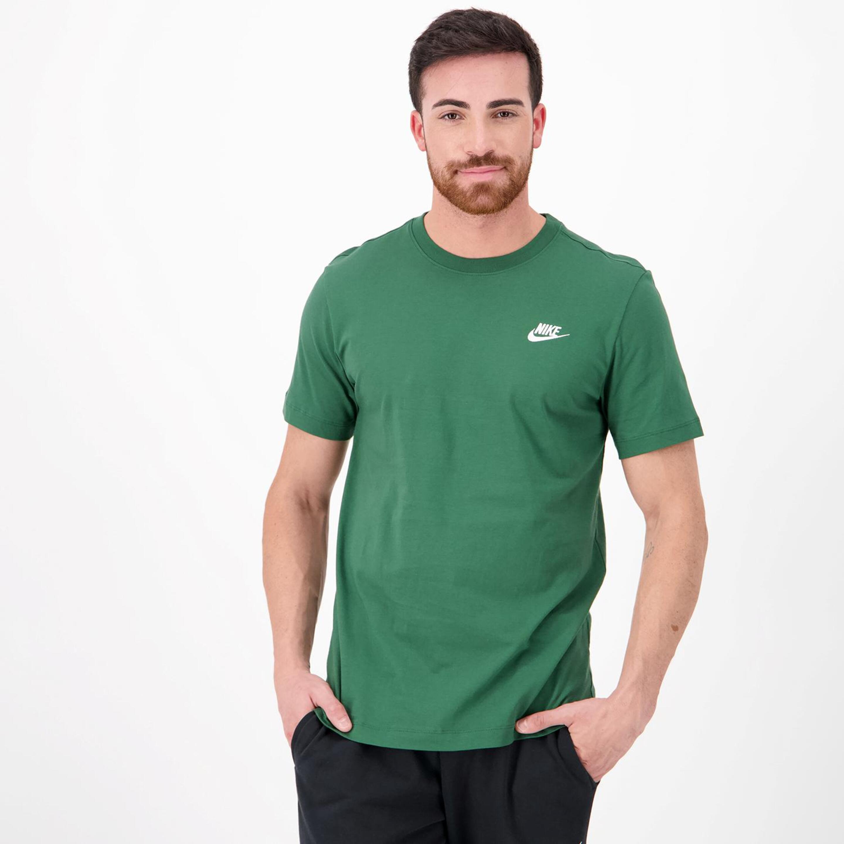 Nike Club - verde - Camiseta Hombre