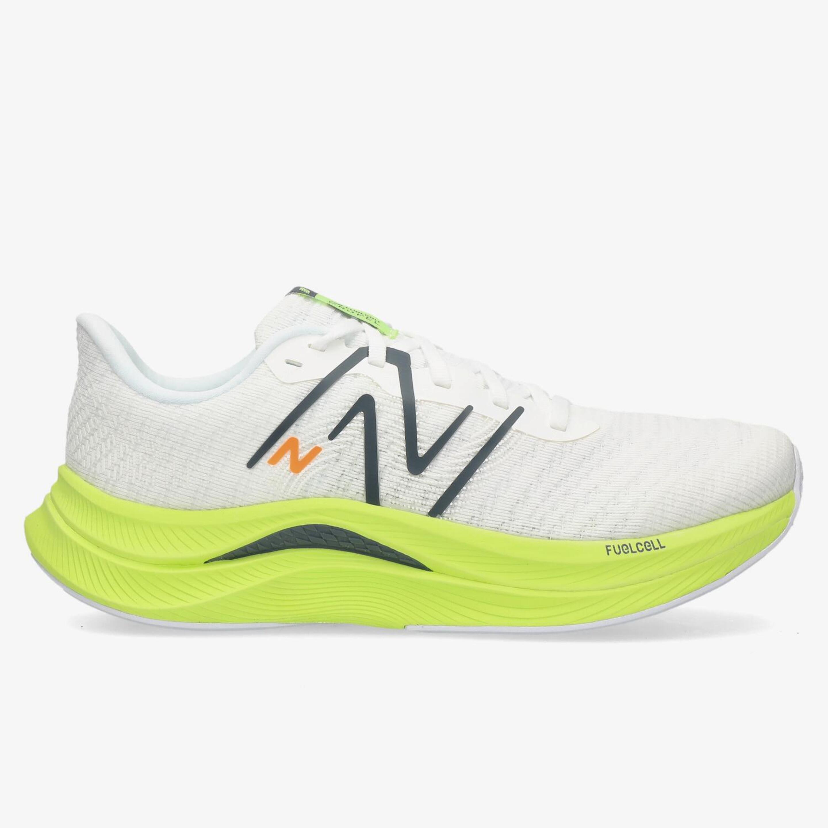 New Balance Fuelcell Propel V4