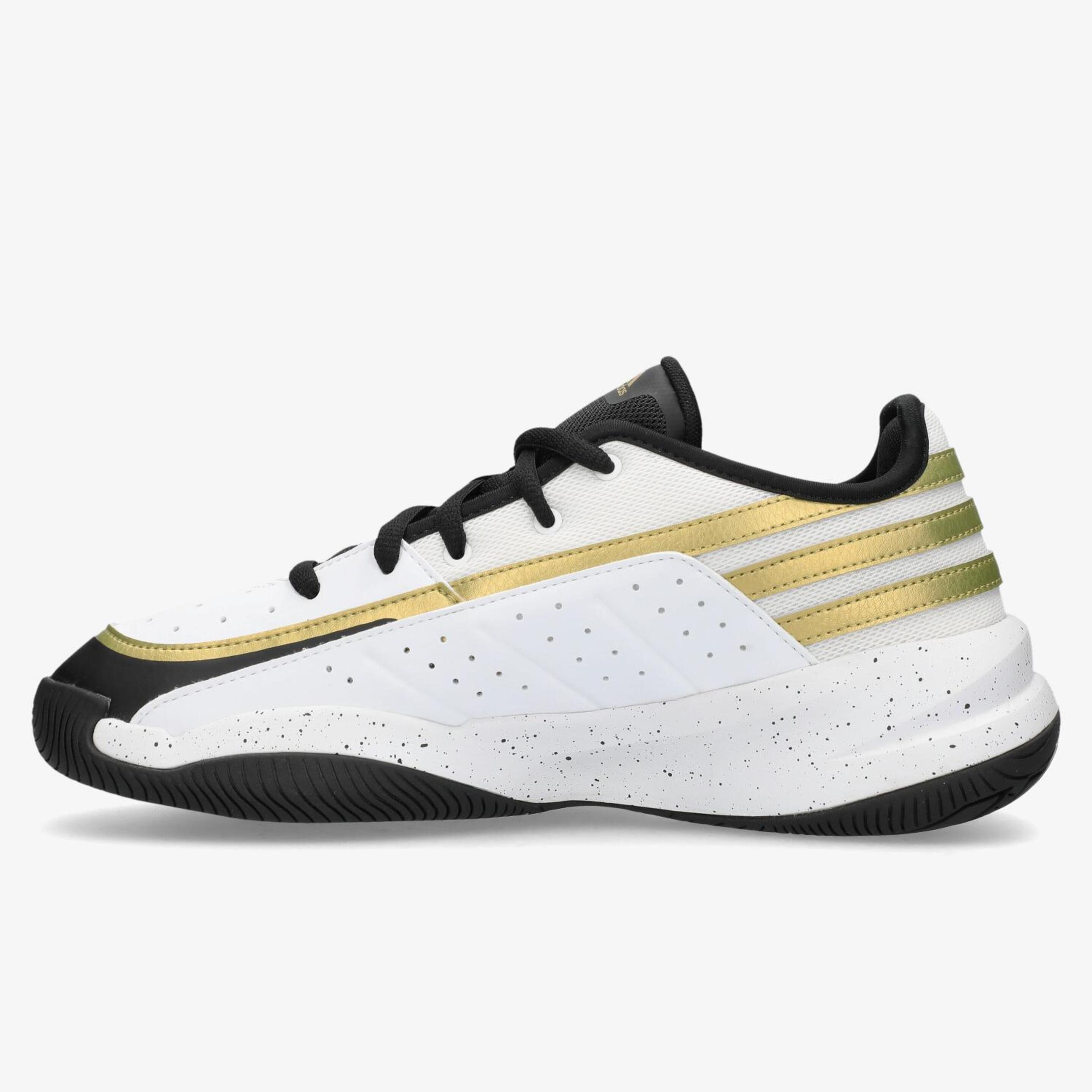 adidas Front Court