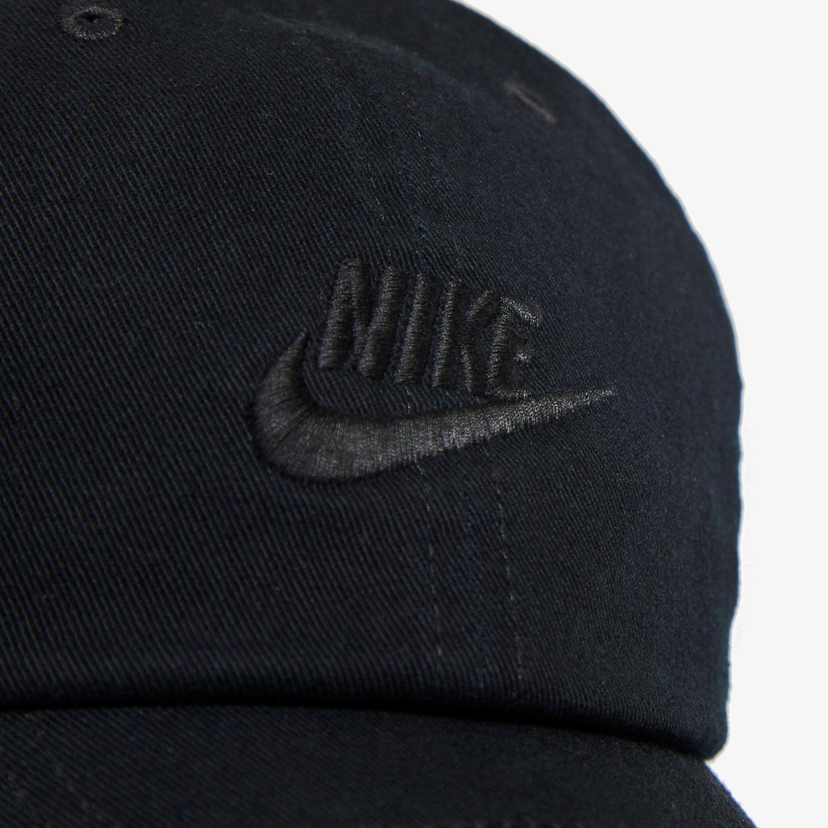 Nike Club Futura