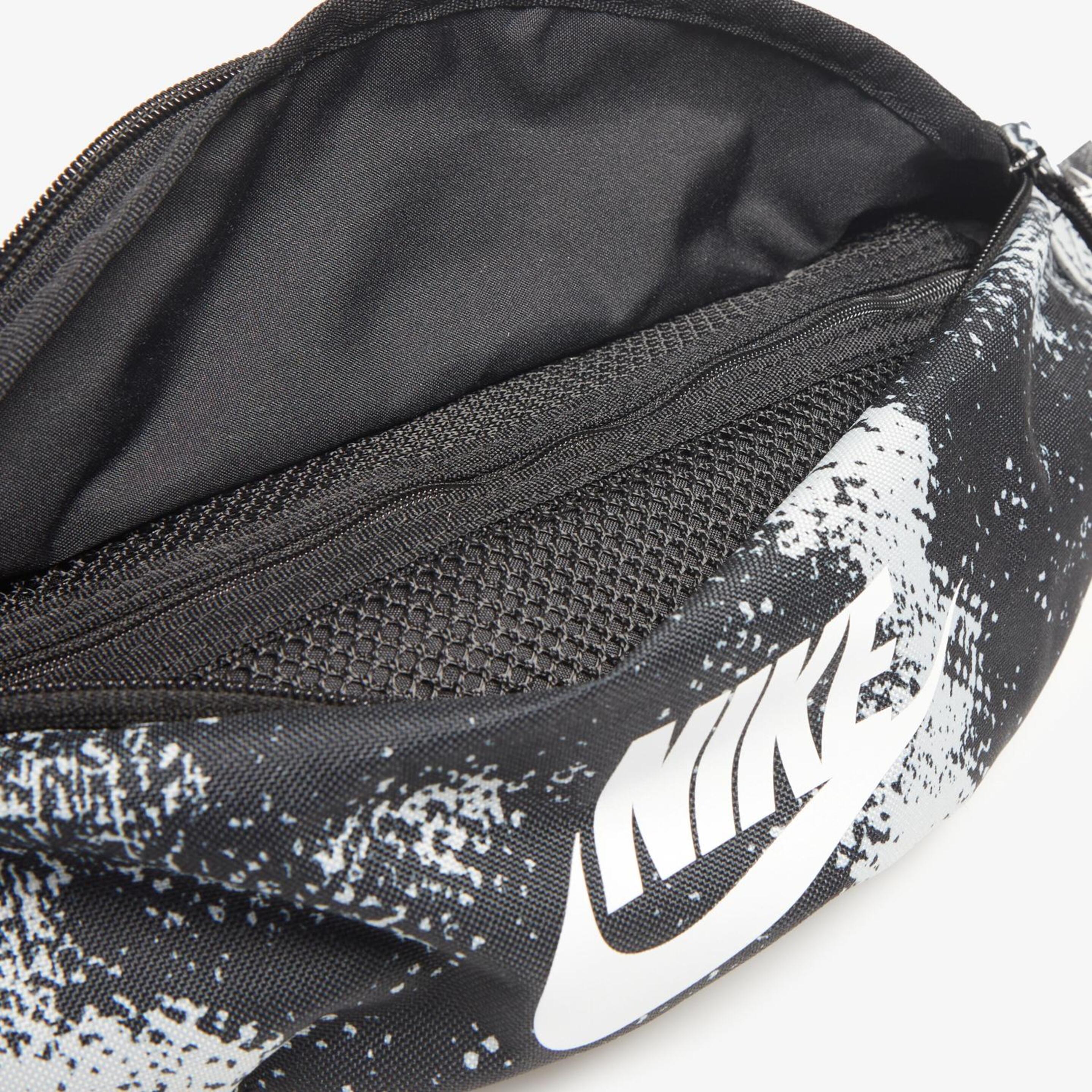 Nike Heritage - Preto - Bolsa Cintura Pequena | Spprt Zone
