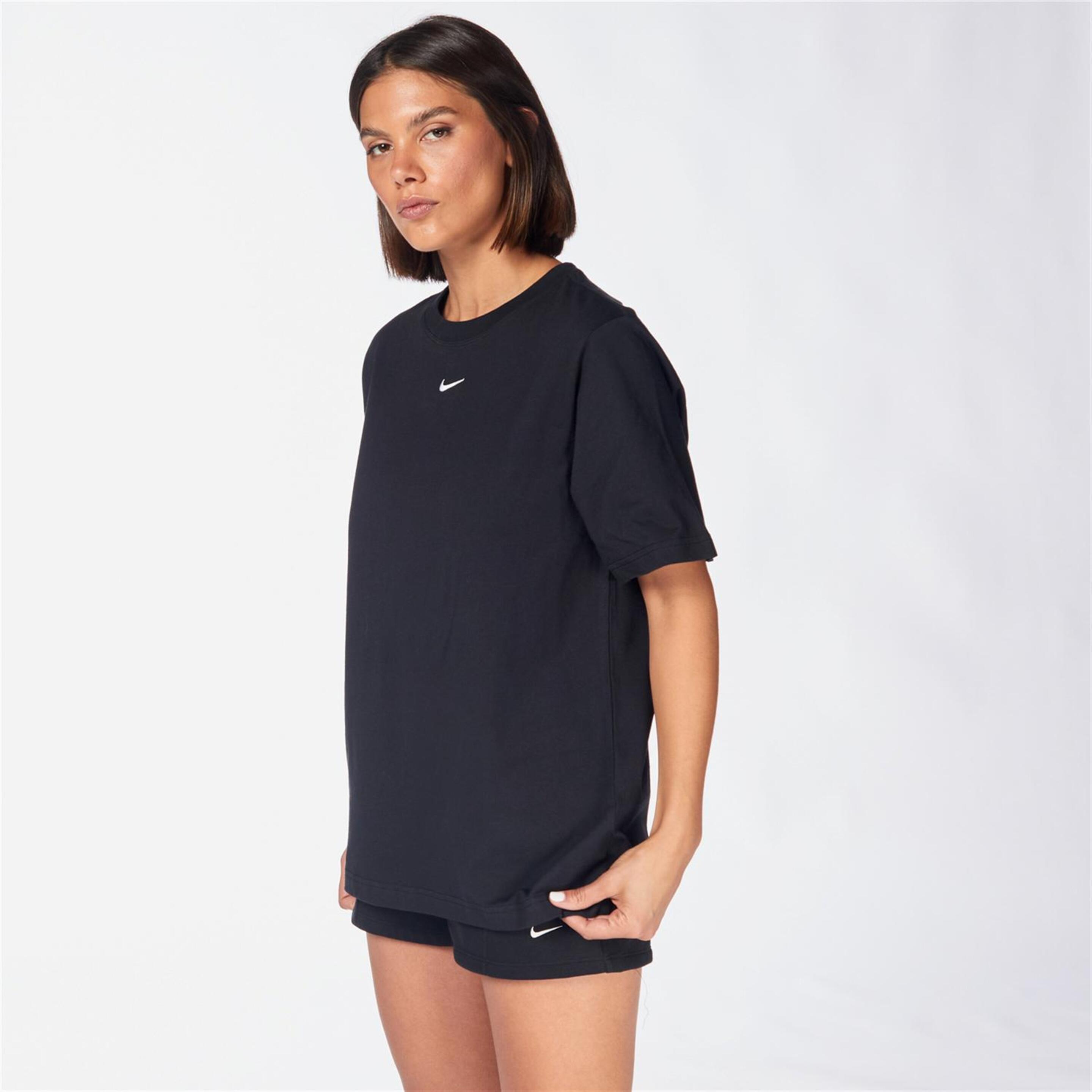 Nike Small Logo - Negro - Camiseta Oversize Mujer