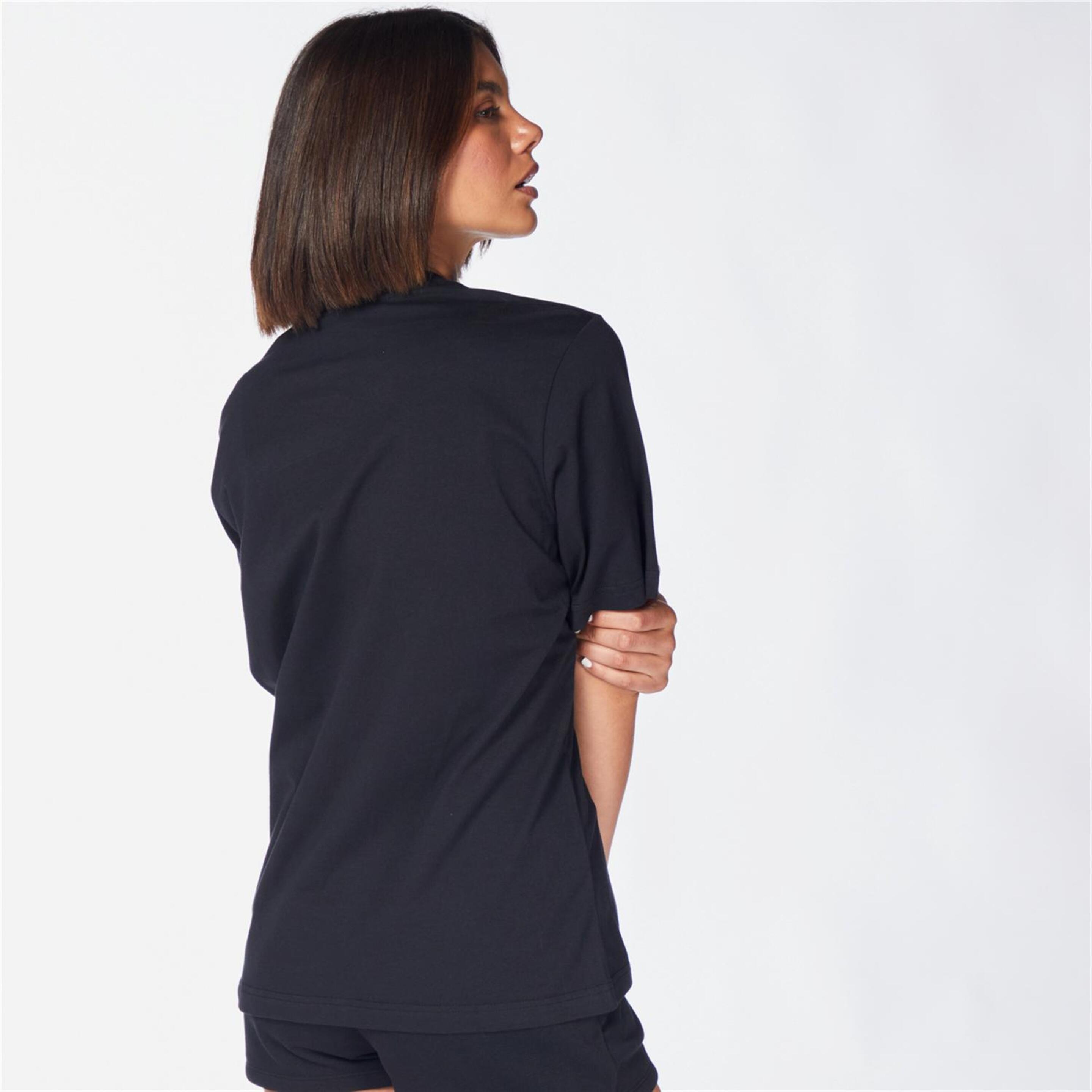 Nike Small Logo - Negro - Camiseta Oversize Mujer