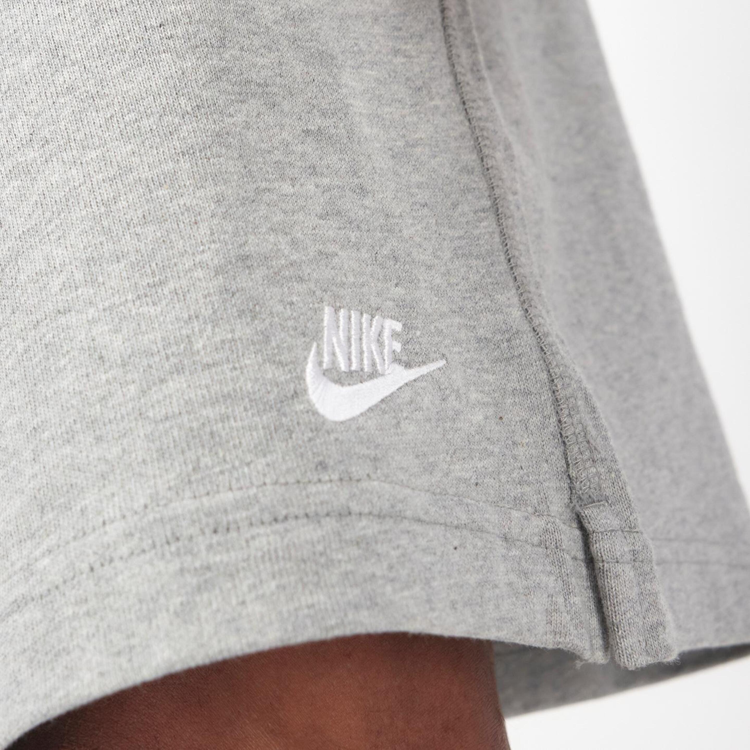 Nike Club