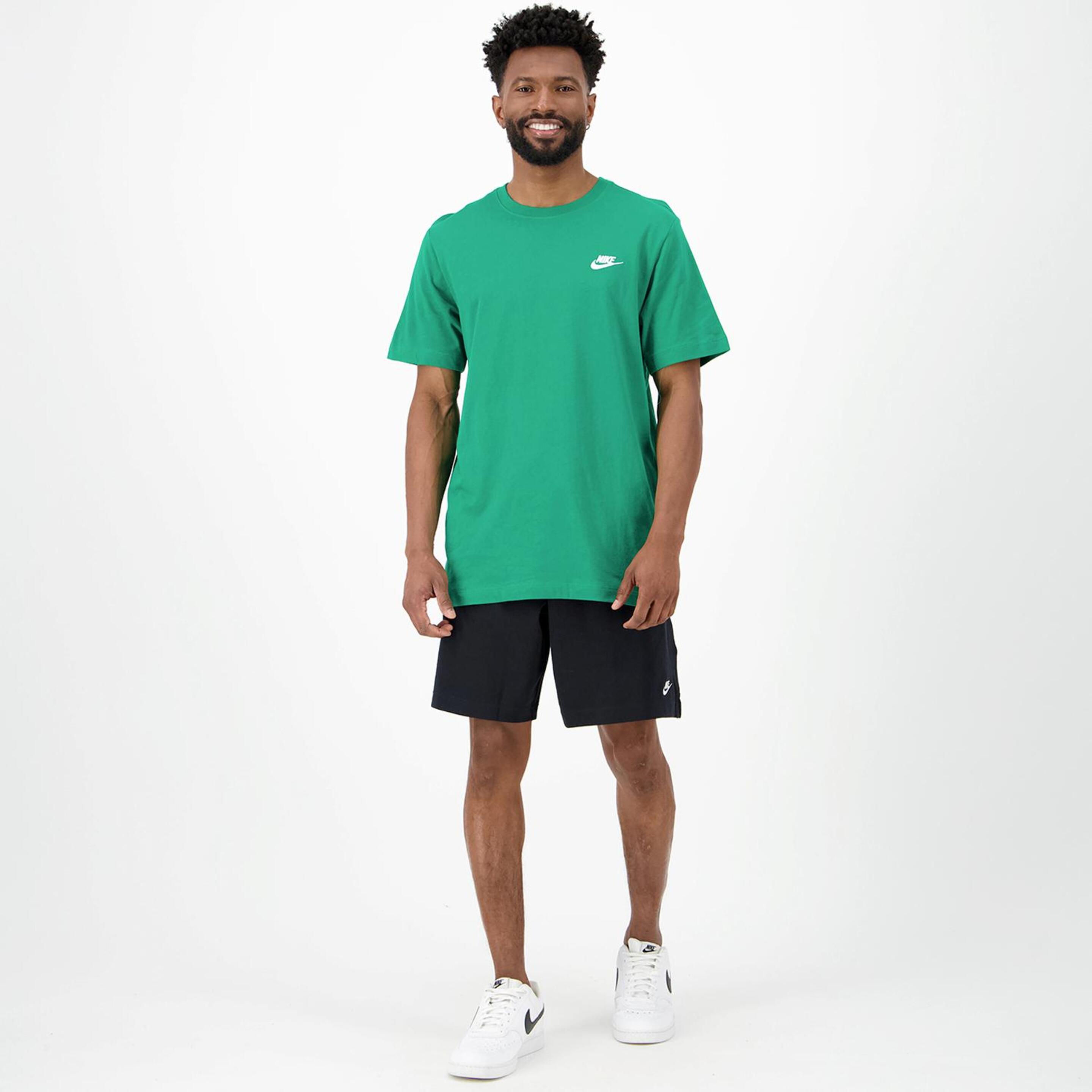 Nike Club - Verde - Camiseta Oversize Hombre