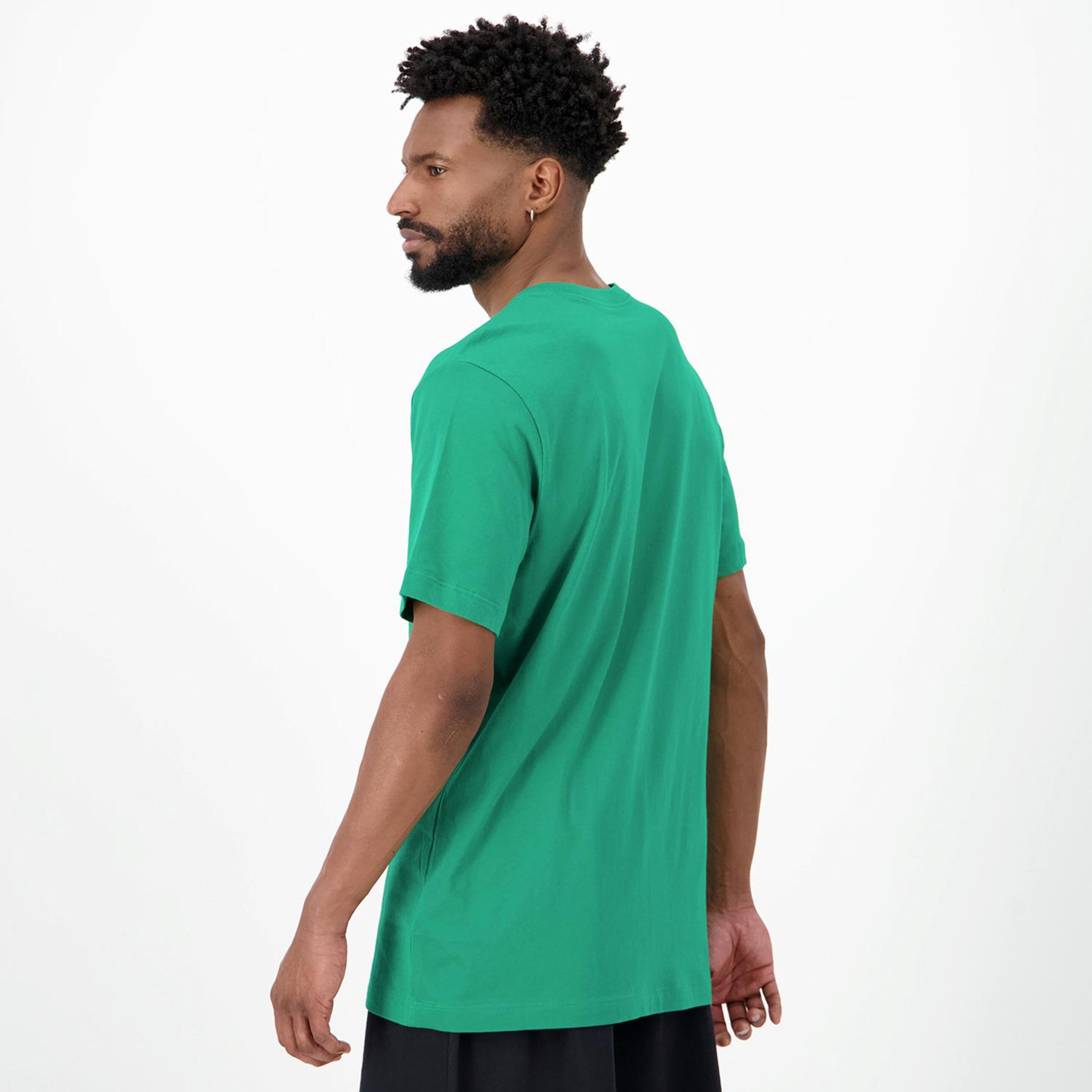 Nike Club - Verde - Camiseta Oversize Hombre