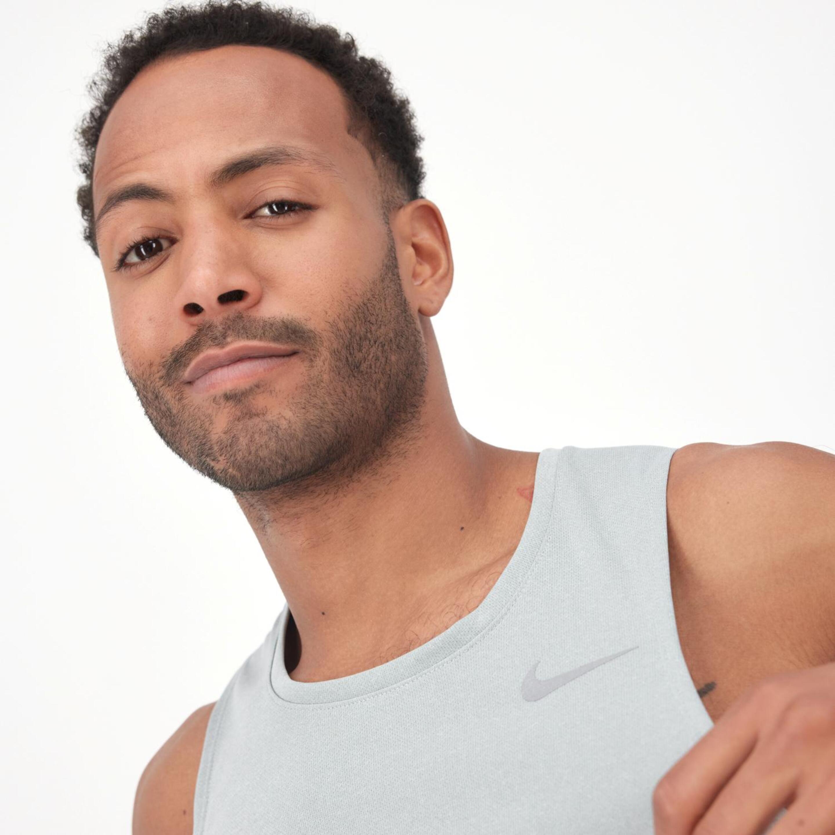 Camiseta Nike - Gris - Camiseta Running Hombre  | Sprinter