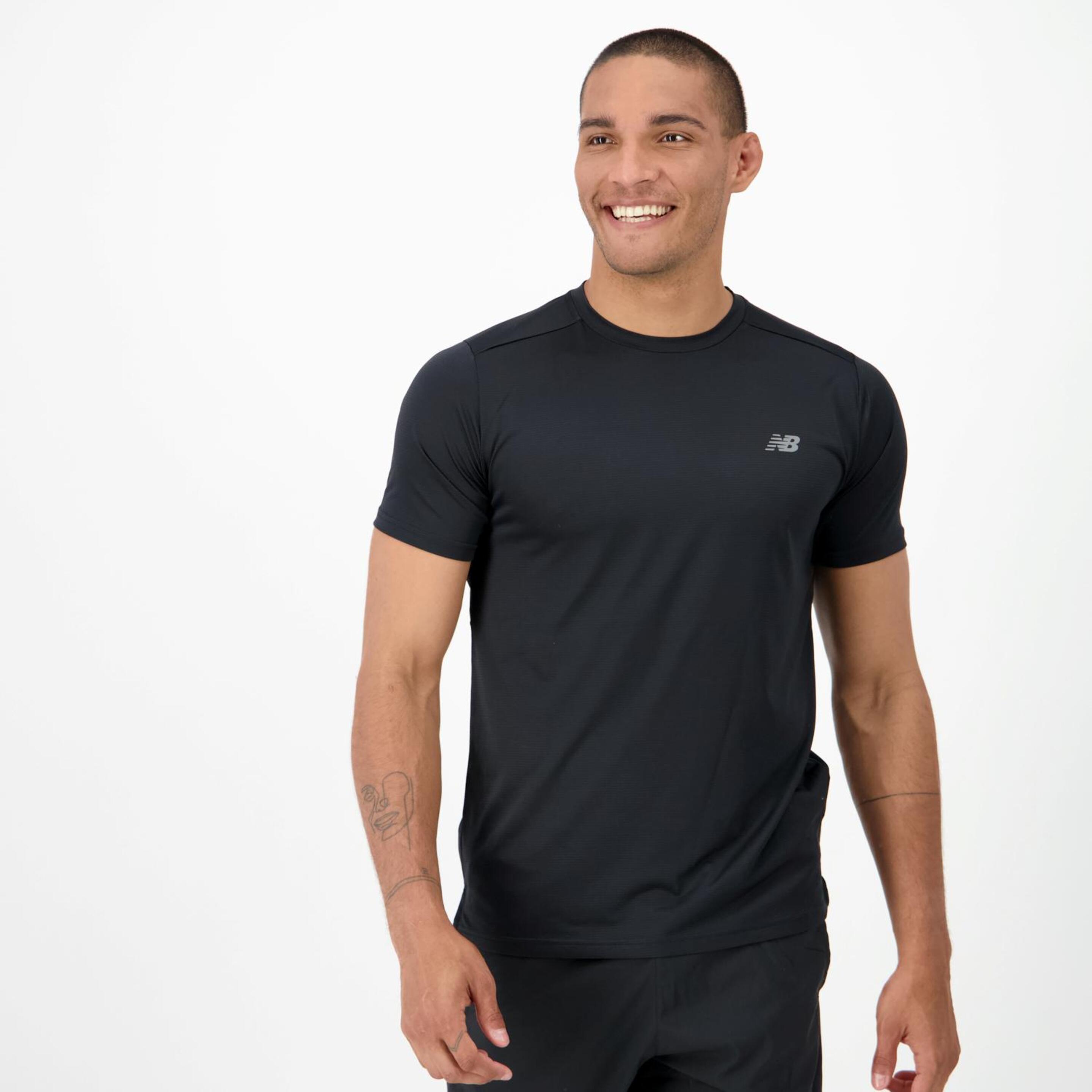 New Balance Performance - Preto - T-shirt Running Homem | Sport Zone