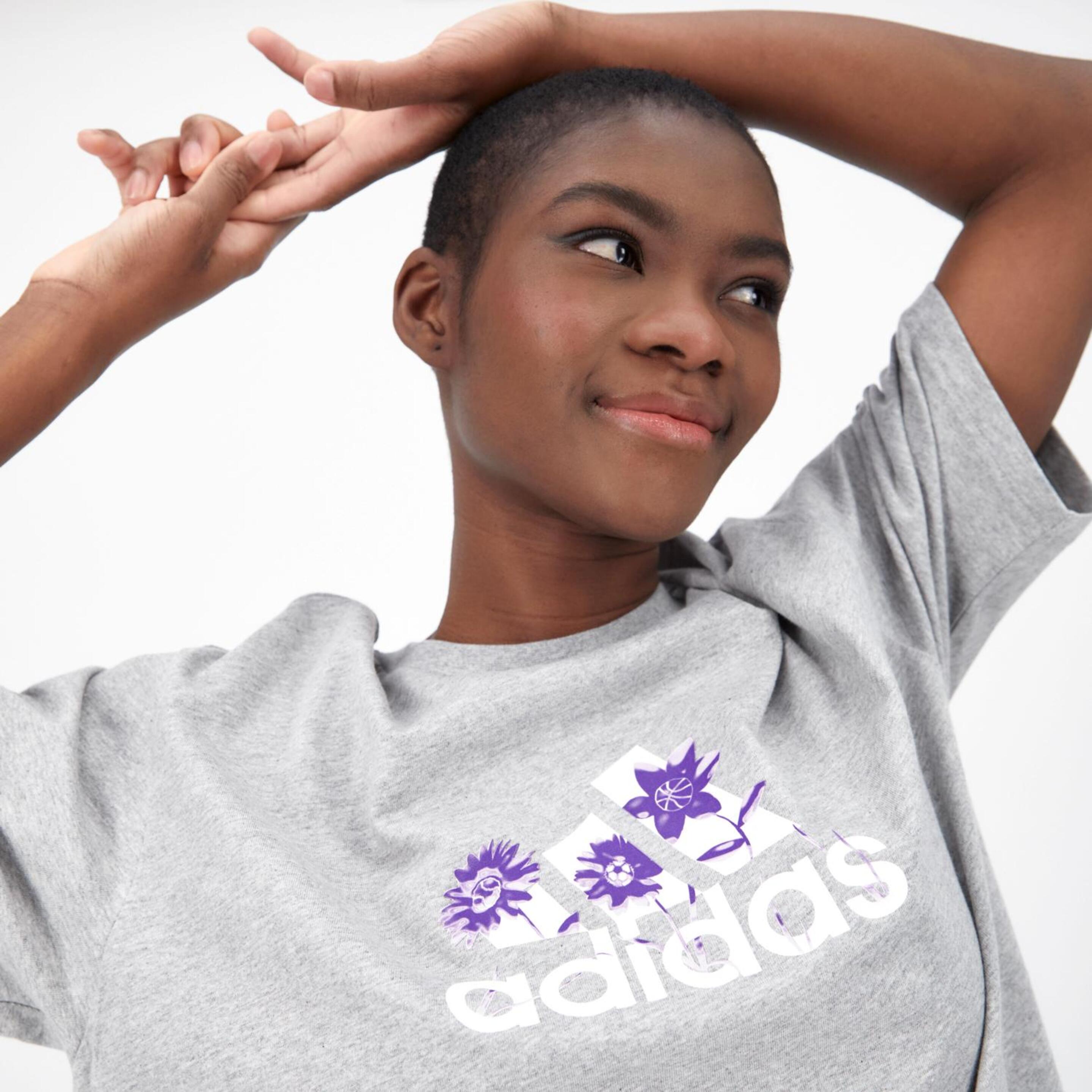 adidas Flower - Gris - Camiseta Oversize Mujer