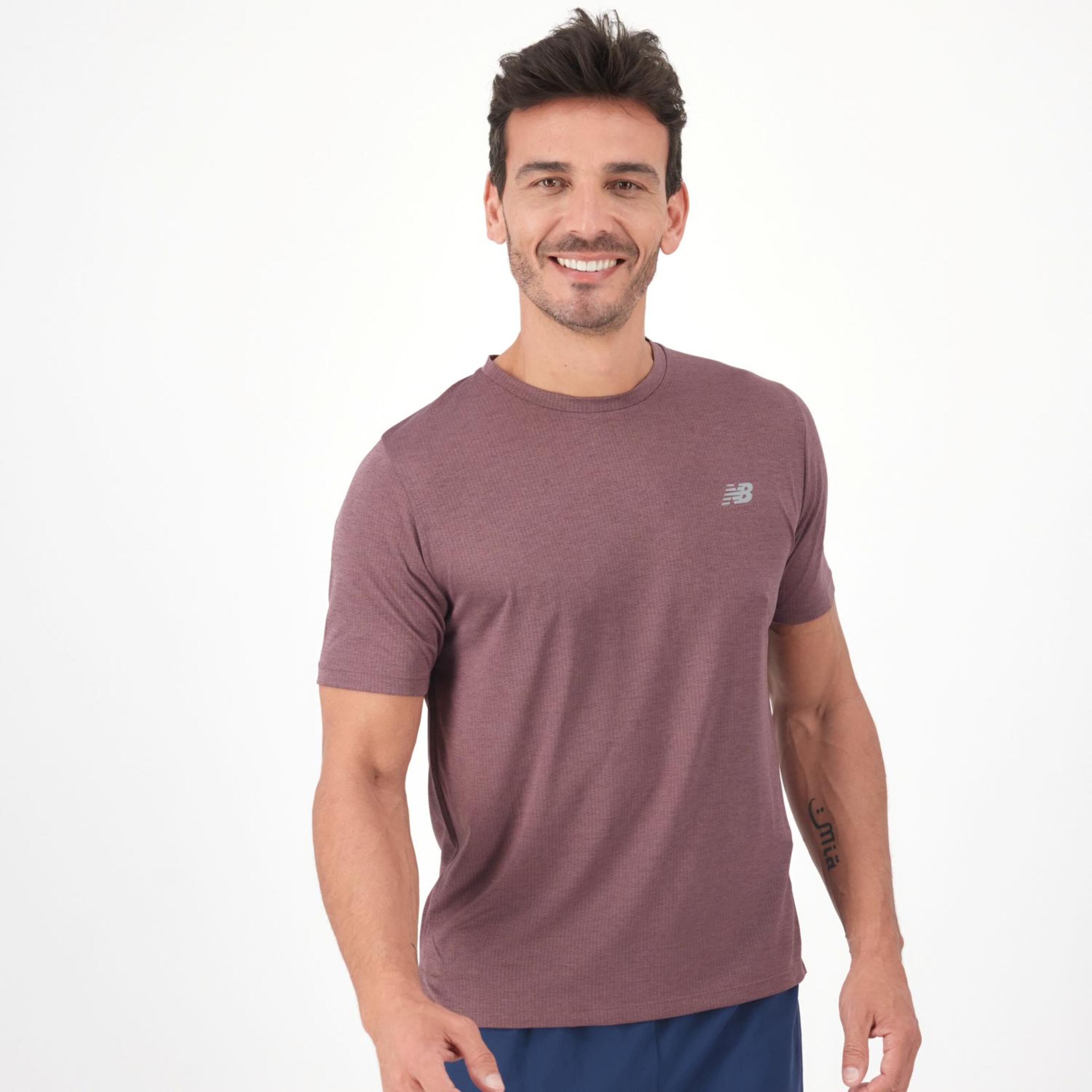 New Balance Performance - Marrón - Camiseta Running Hombre