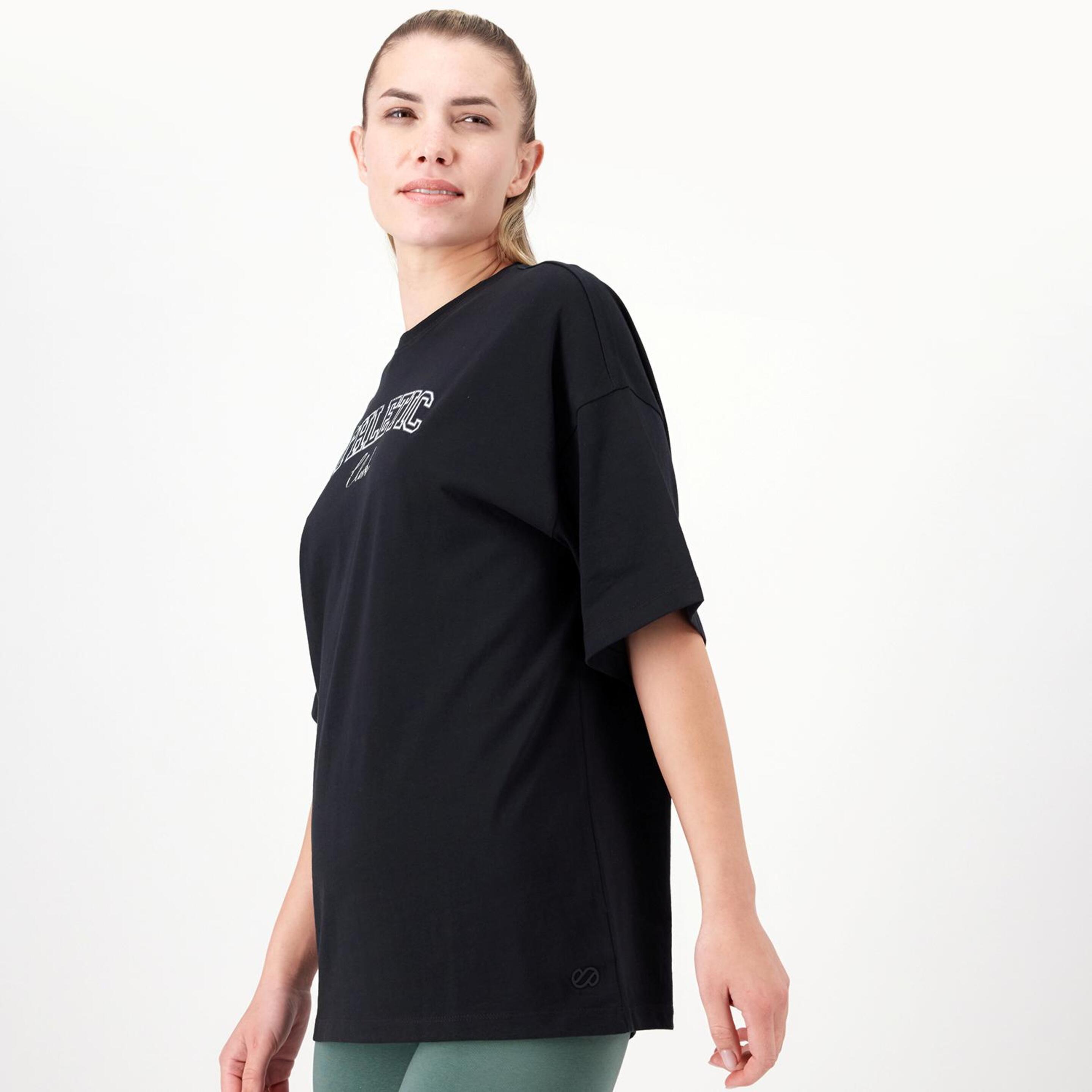 Silver Athletic - Negro - Camiseta Oversize Mujer