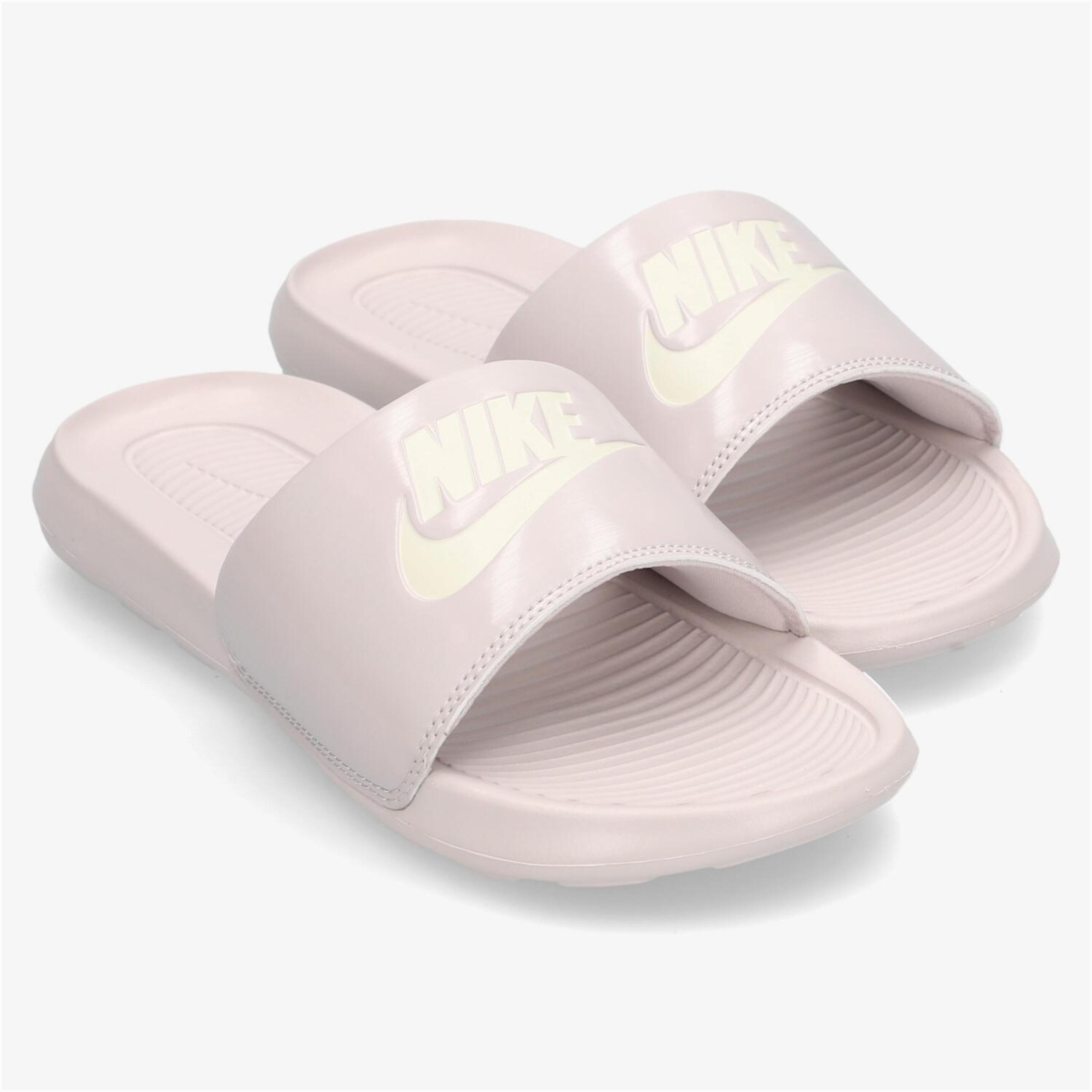Nike Victori One - morado - Chinelos Slide Mulher