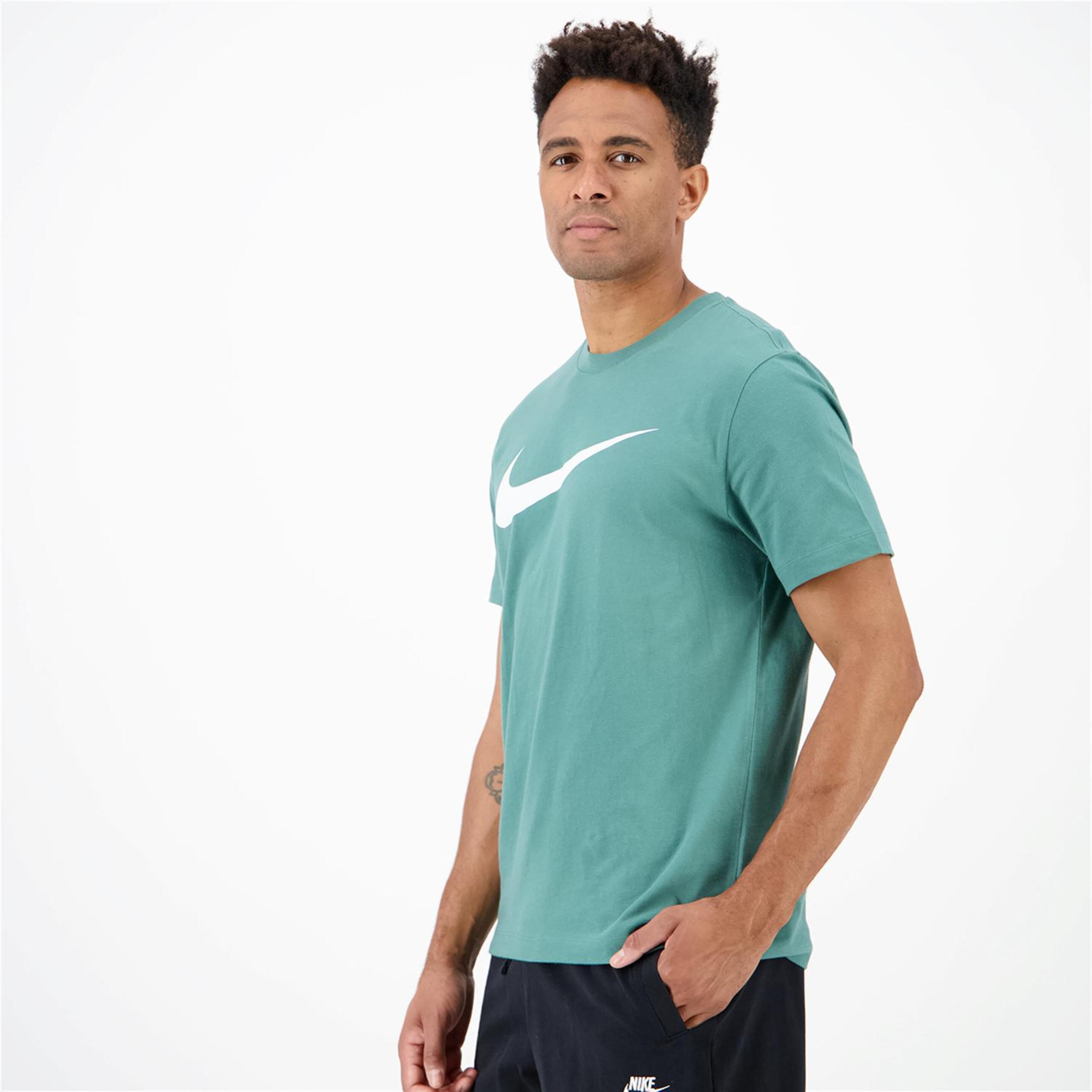 Nike Swoosh - Verde - Camiseta Hombre