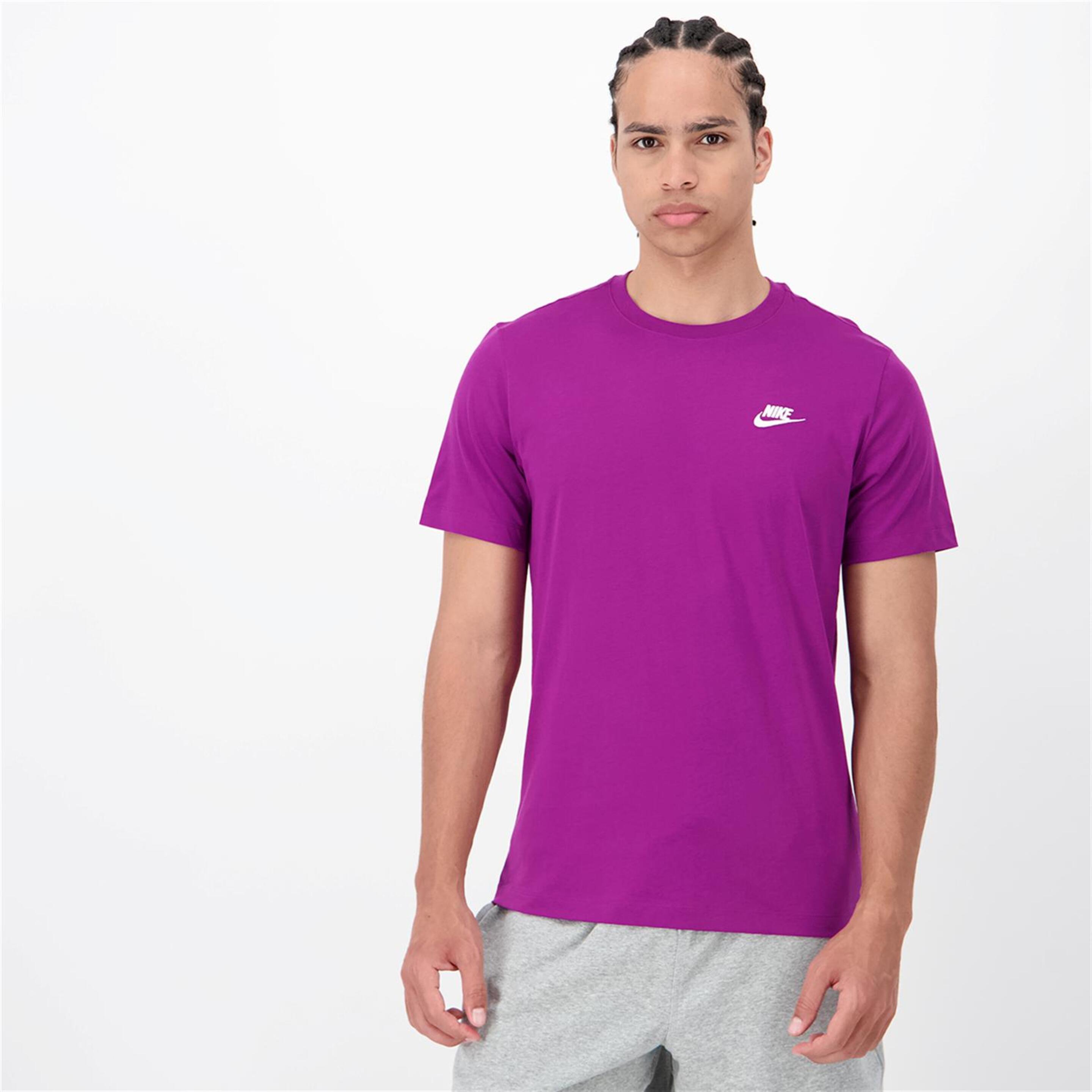 Nike Club - morado - Camiseta Hombre