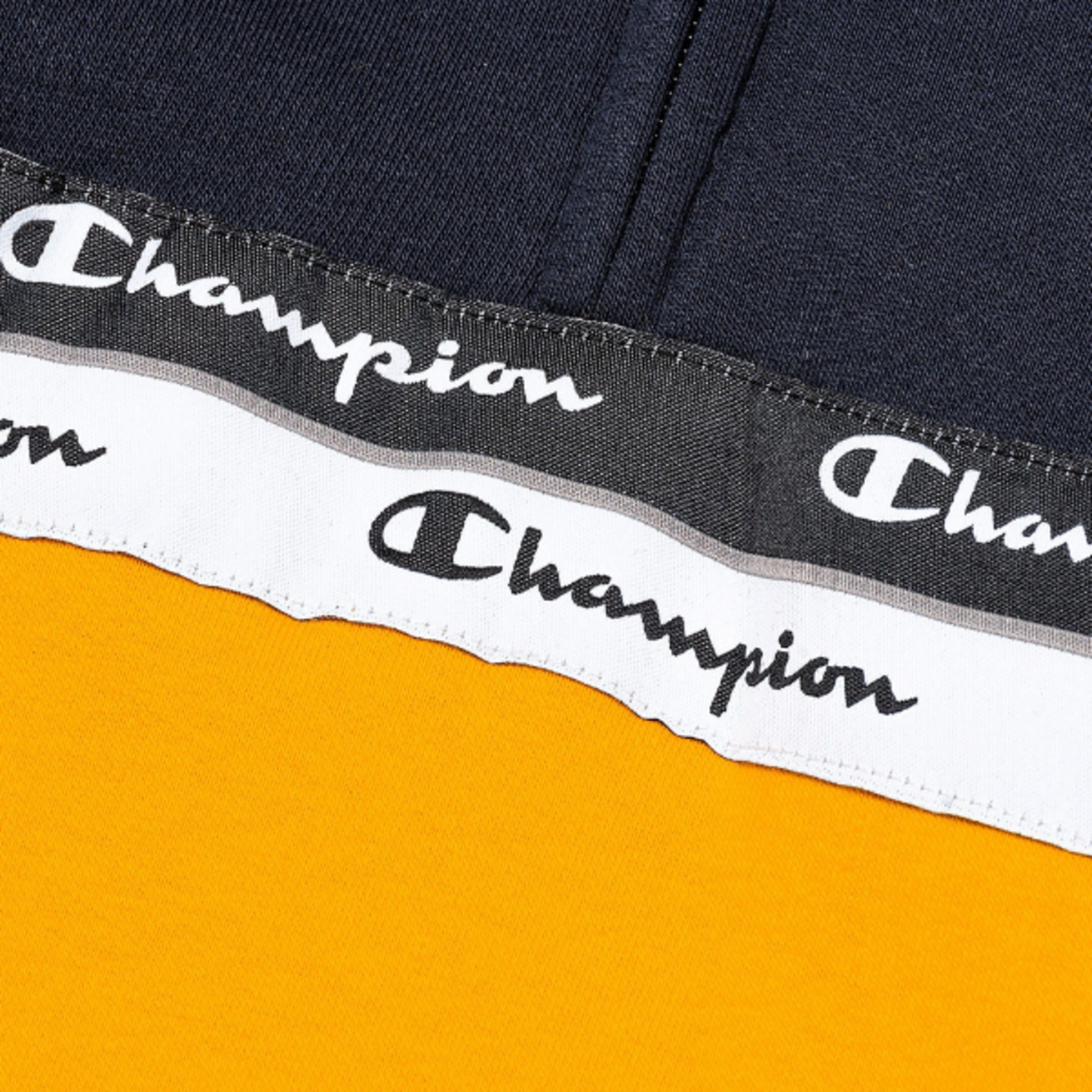 Sweat Champion Legacy Avi. 305805 Bs501. Navy/gld