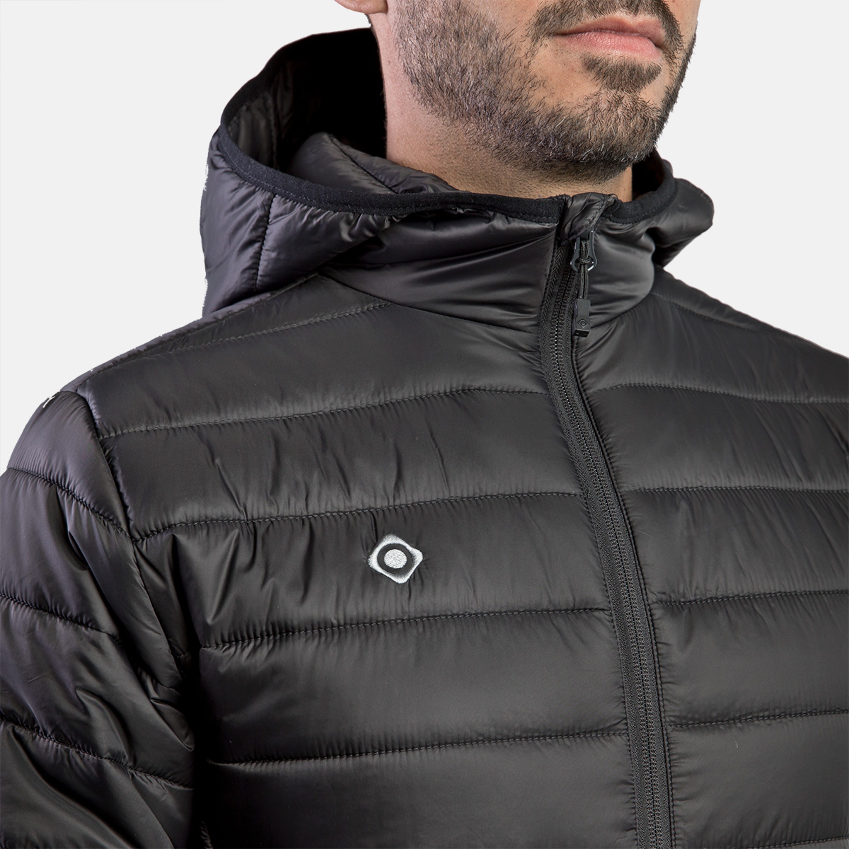 Izas Sindu Chaqueta Ligera Aislante Del Frio Y Del Viento, Para Hombre.