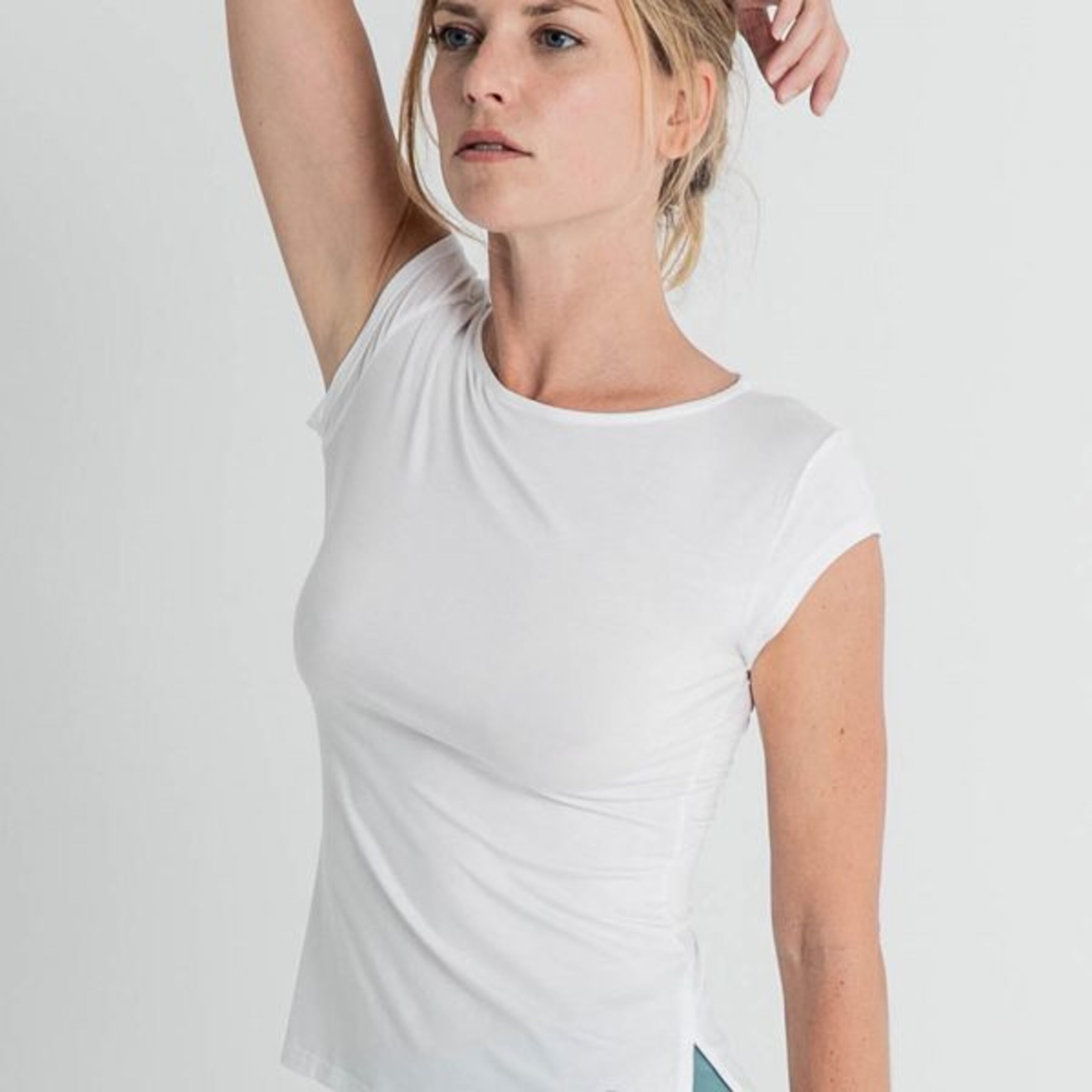 Camiseta Básica Blanca Para Yoga  Bianca Caviró Sport