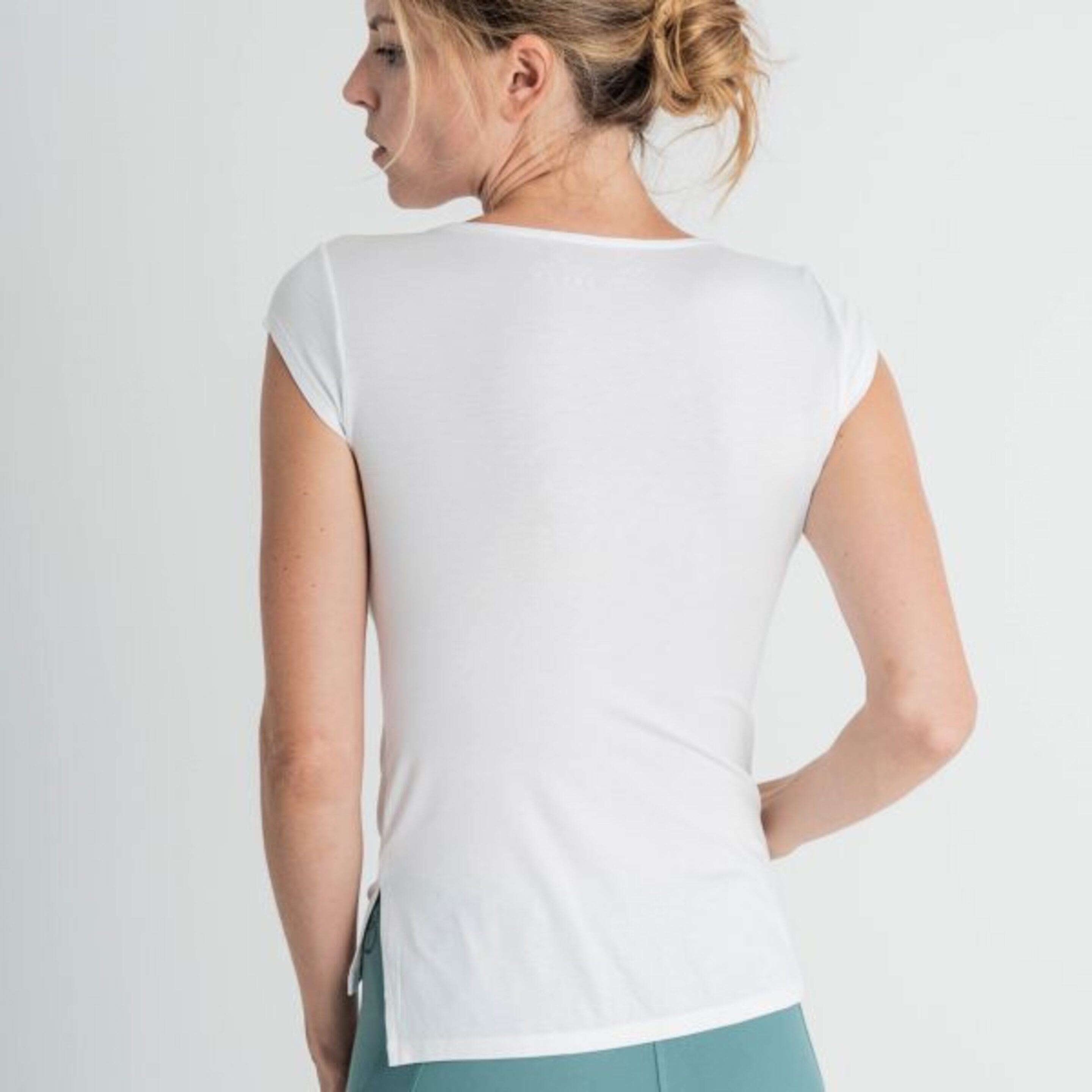 Camiseta Básica Blanca Para Yoga  Bianca Caviró Sport