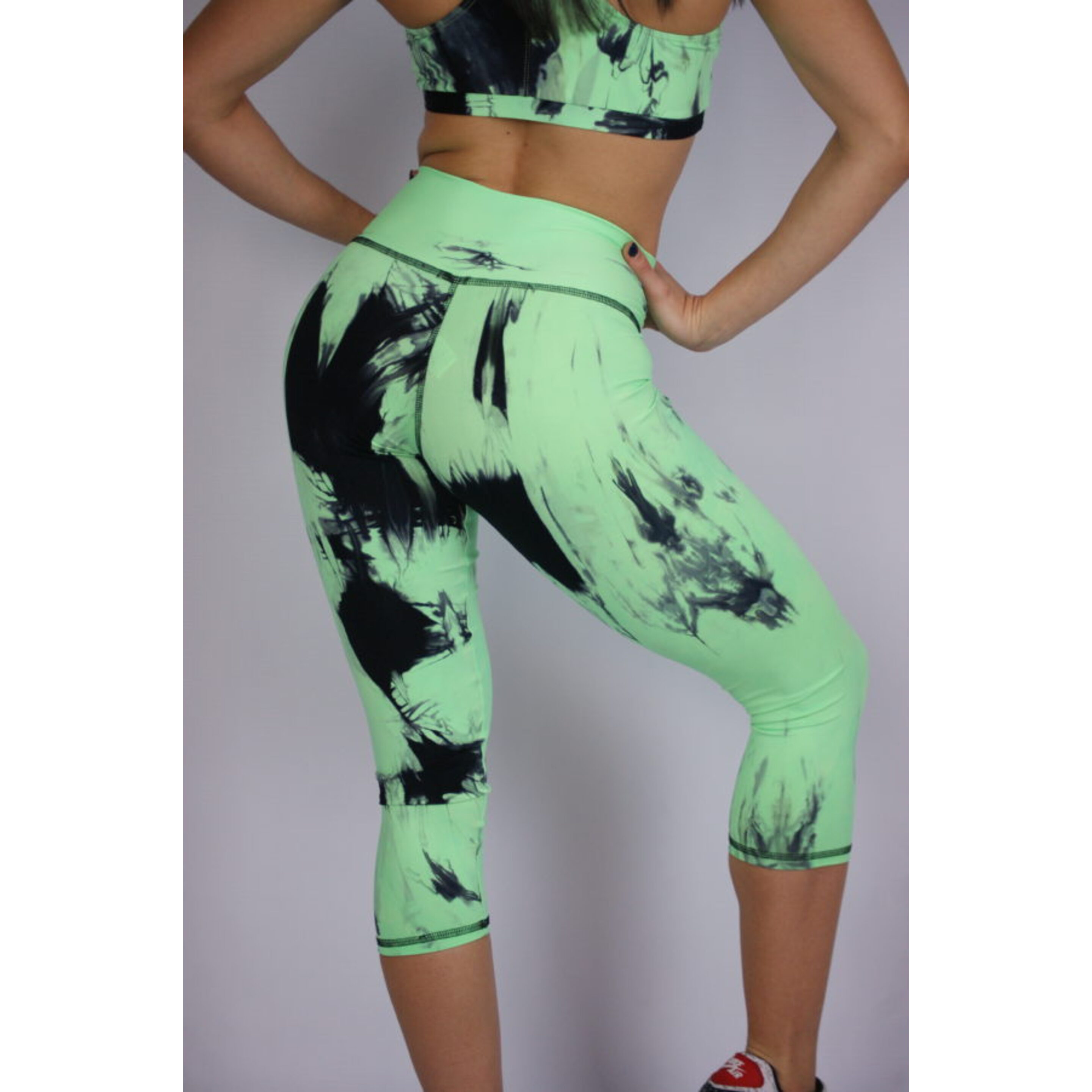 Pantalón Pirata Deportivo Mujer Verde Y Negro