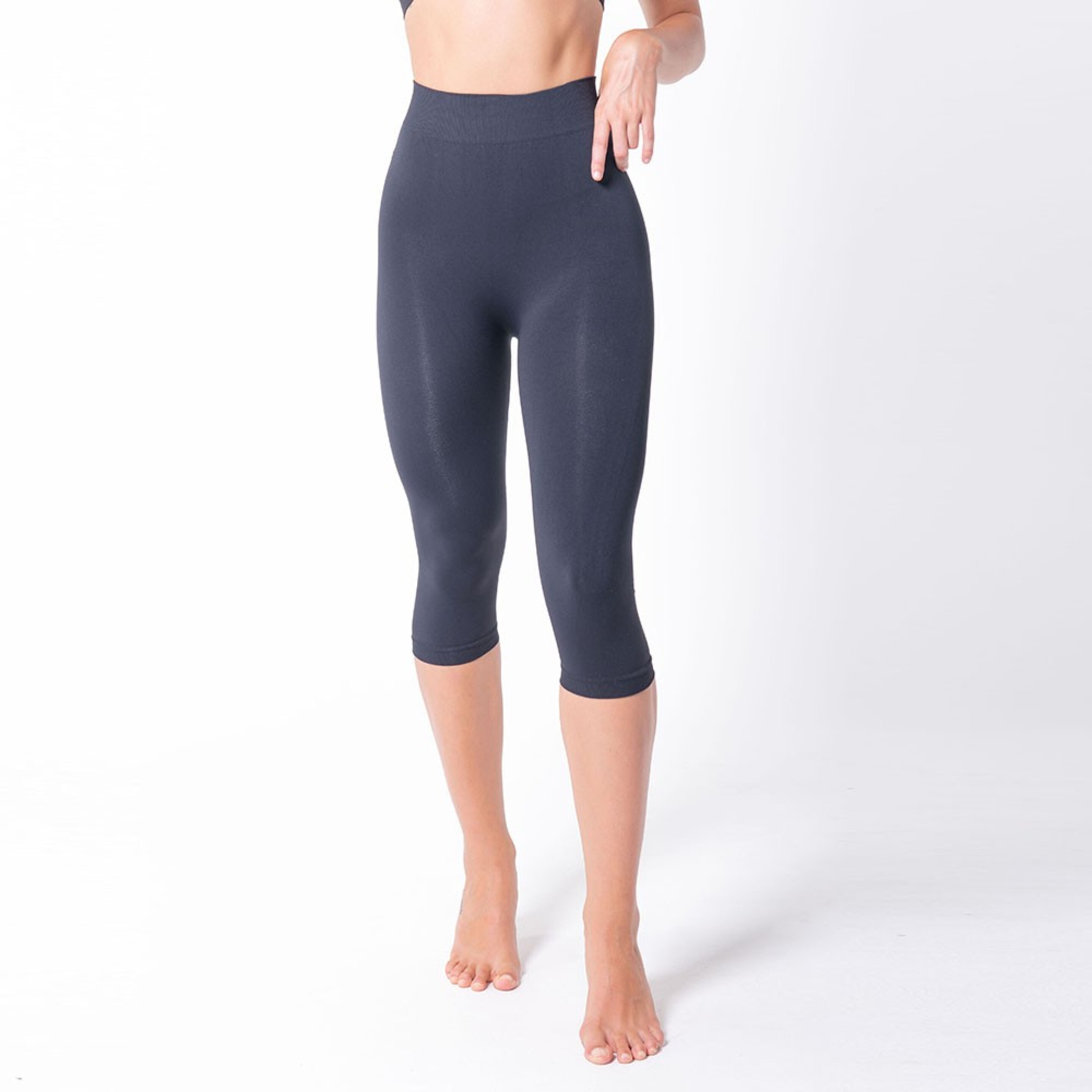 Legging Capri Vientre Plano Con Fibra Emana®. Bakasana