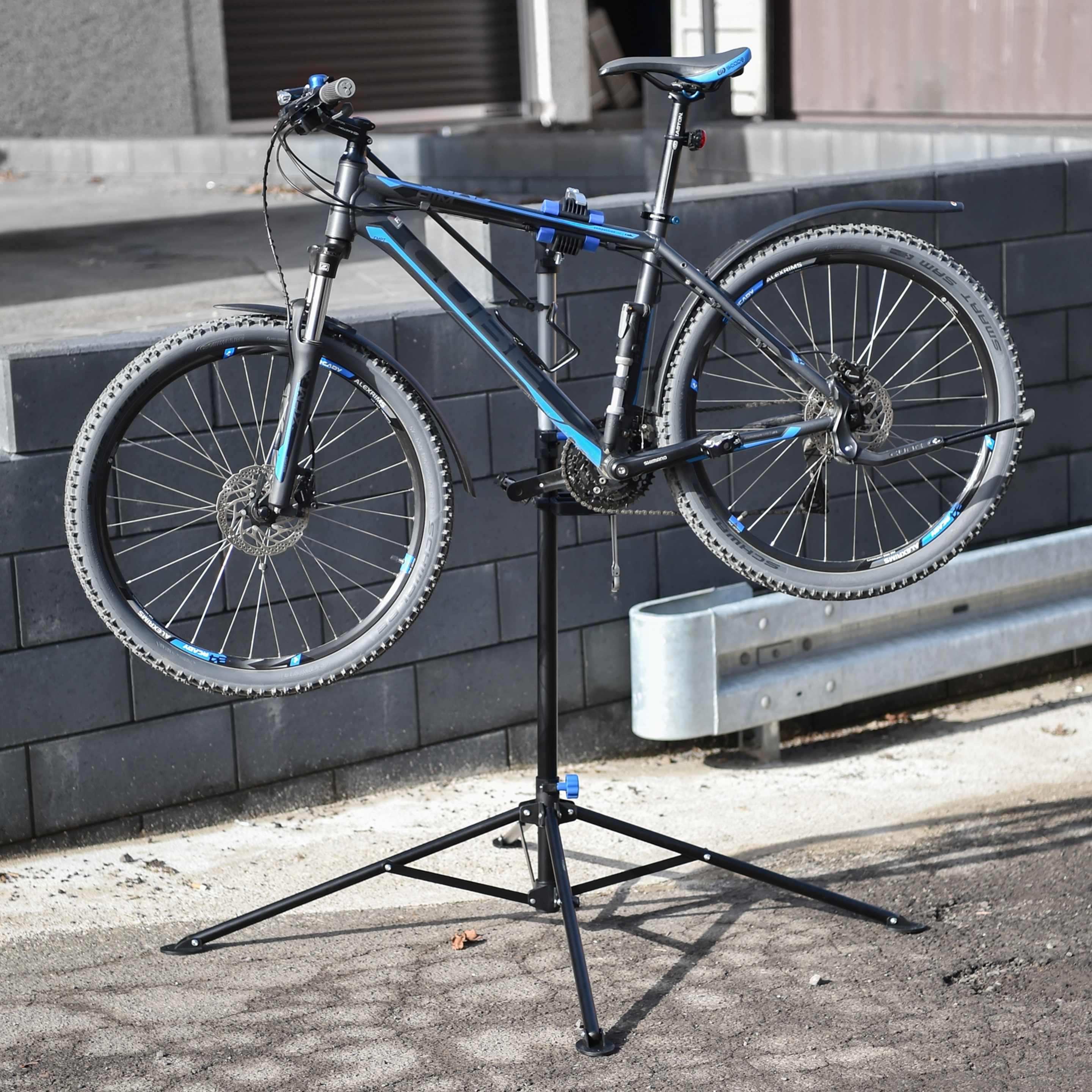 Soporte Para Bicicletas Reparación Taller Hasta 50kg Caballete Altura Ajustable - Negro  MKP