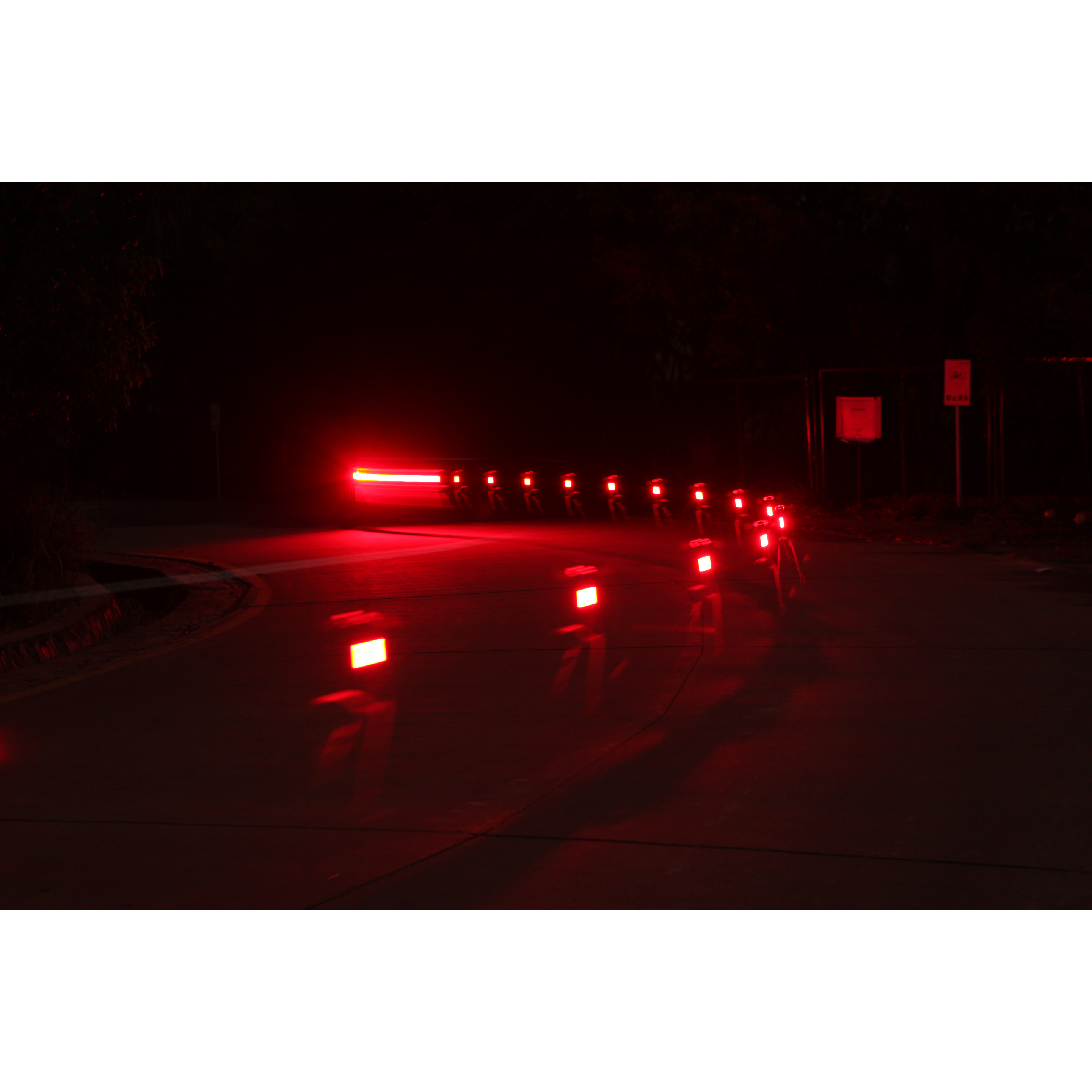 Luz De Segurança Traseira Vermelha Rn 120 Lumens Olight