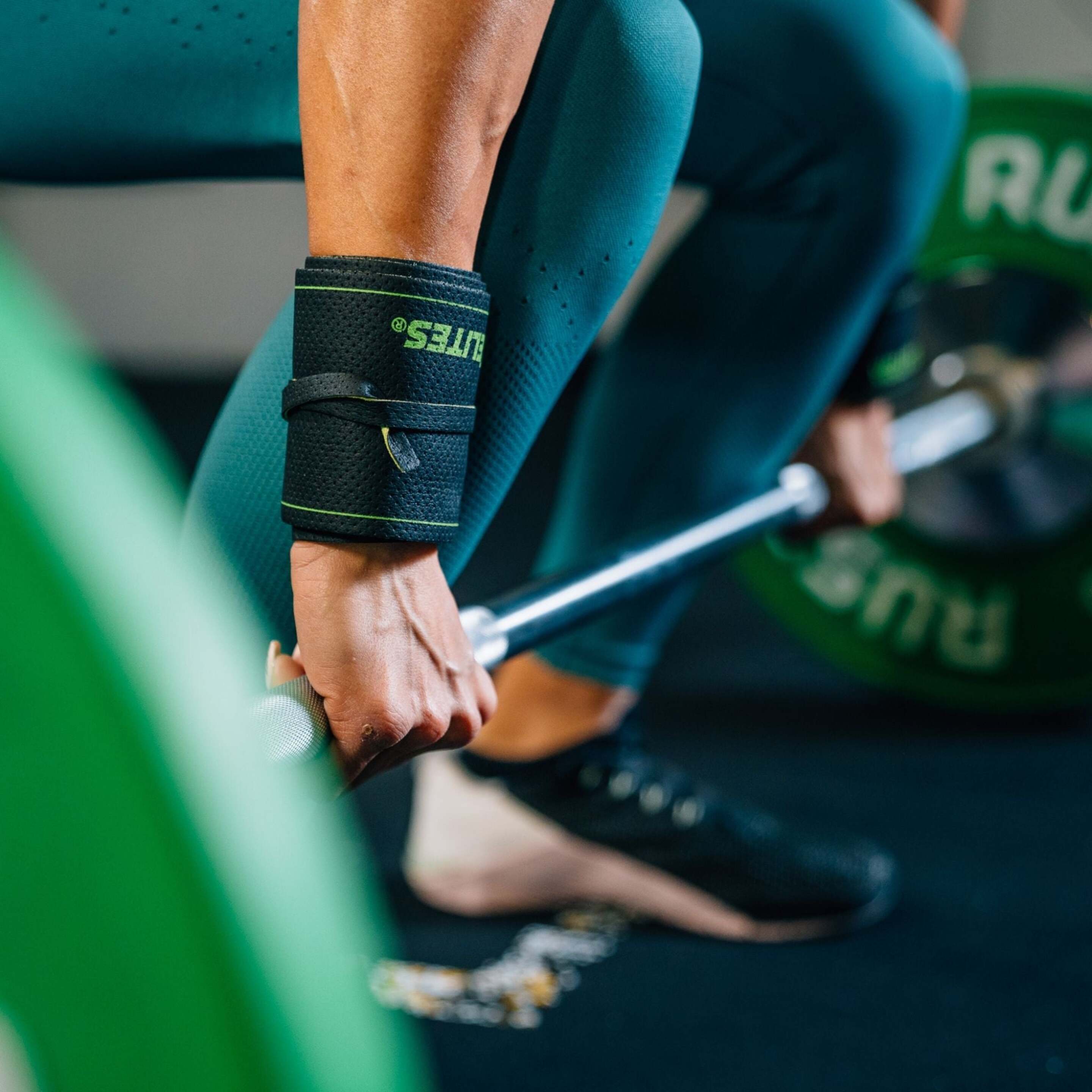 Muñequeras Antideslizantes De Cuero Sintético - Crossfit, Gimnasio O Halterofilia (verde Y Negro)