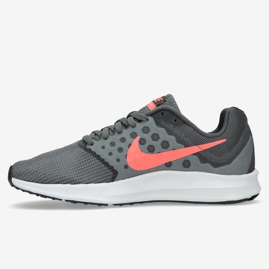 nike grises mujer