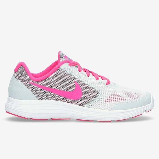 Nike Revolution 3