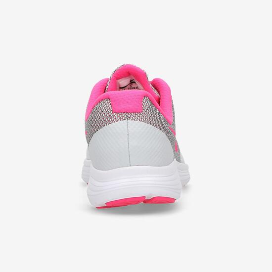 Nike Revolution 3
