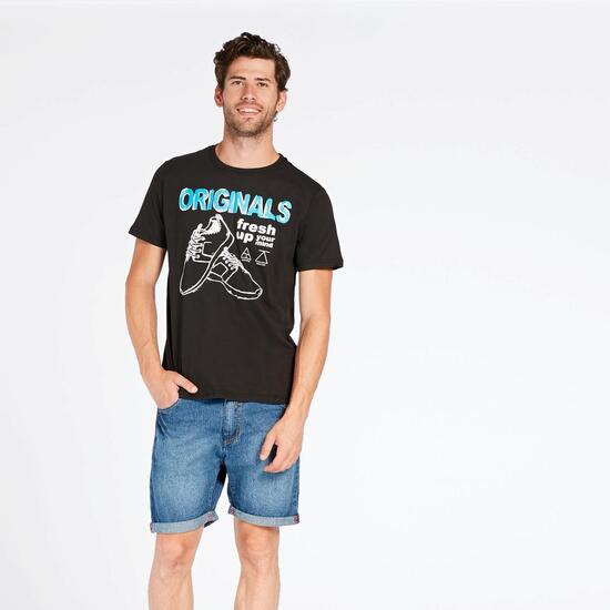 Camiseta Negra Niño Up Stamps