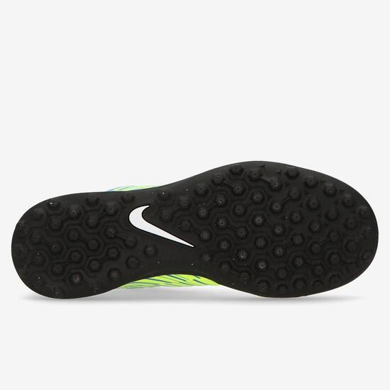 Bota Turf Bravatax II Nike Niño (36-38.5)