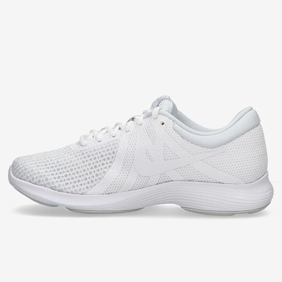 Nike Revolution 3