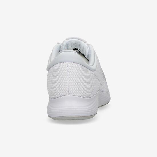 Nike Revolution 3
