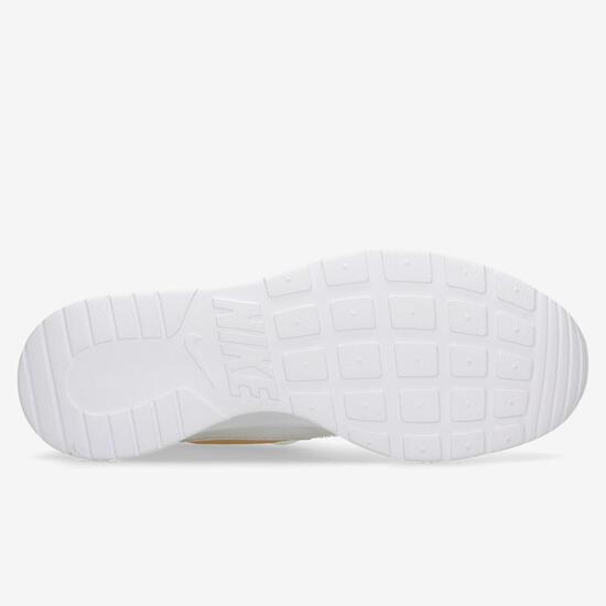 Nike Tanjun