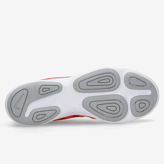 Nike Revolution 4