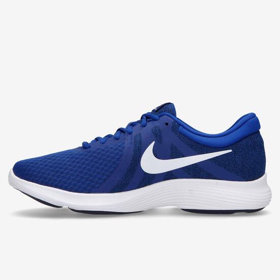 Nike Revolution 4