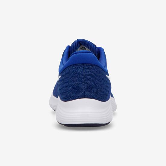 Nike Revolution 4
