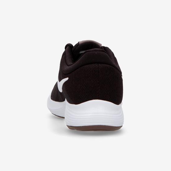 Nike Revolution 4