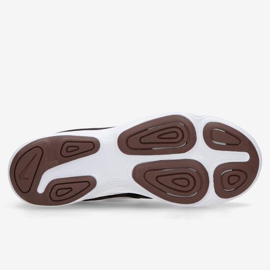 Nike Revolution 4