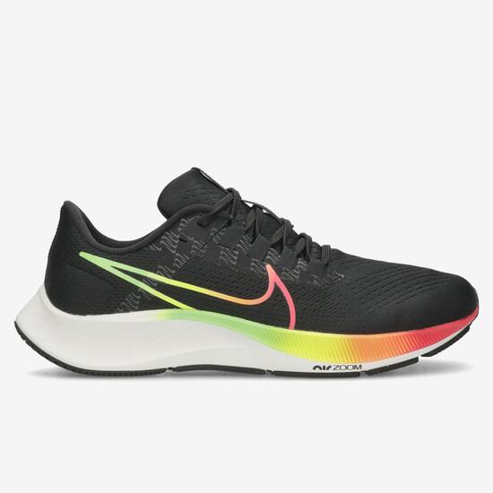 Honesto Aburrido Aprovechar Nike Air Zoom Pegasus 38 - Negras - Zapatillas Running Hombre | Sprinter