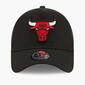New Era Black Base Trucker Chicago Bulls - Preto - Boné 