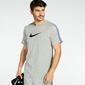 Nike Repeat - Gris - Camiseta Hombre 