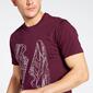New Balance Perfect - Granate - Camiseta Hombre New Balance Perfect - Granate - Camiseta Hombre