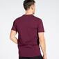 New Balance Perfect - Granate - Camiseta Hombre New Balance Perfect - Granate - Camiseta Hombre