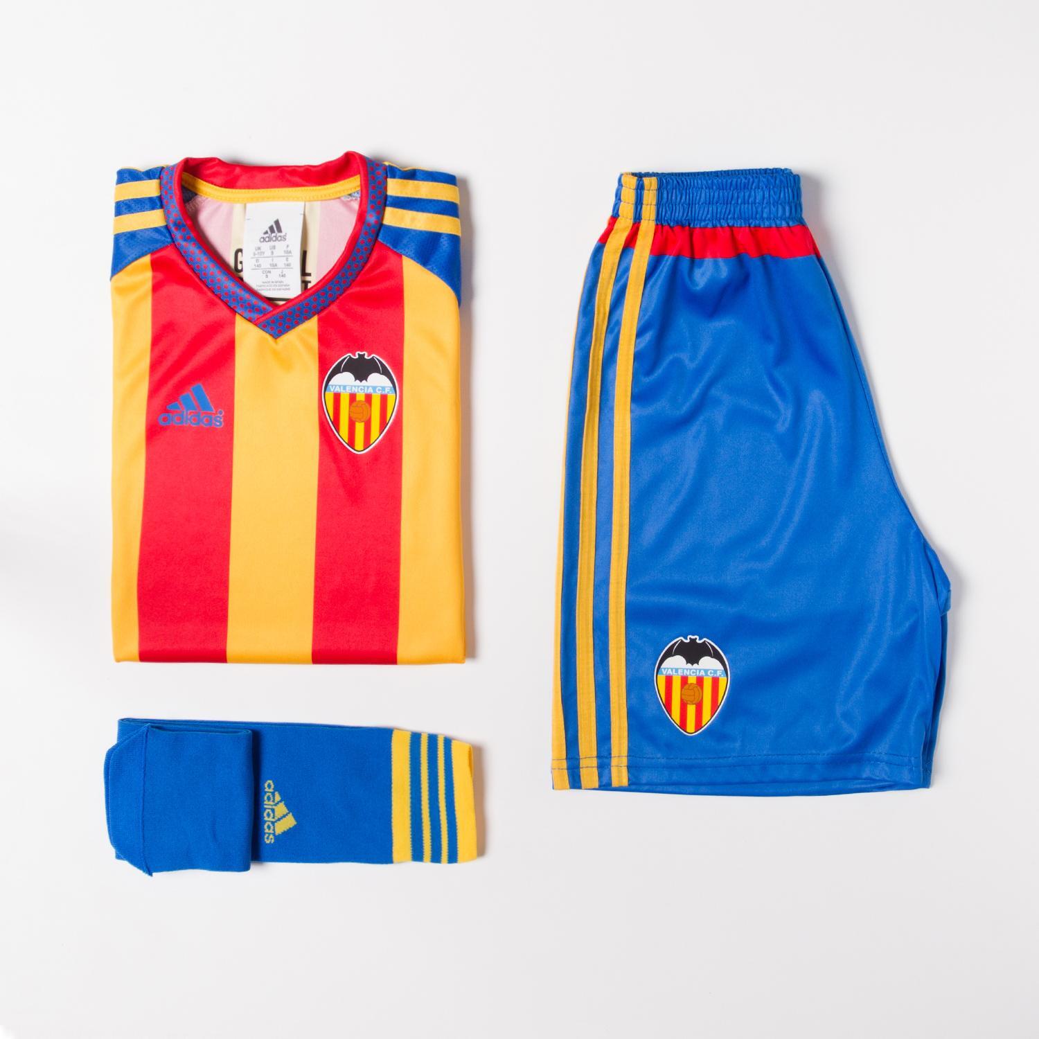 2ª Equipación Valencia C.F. Niño (6-8) talla 6