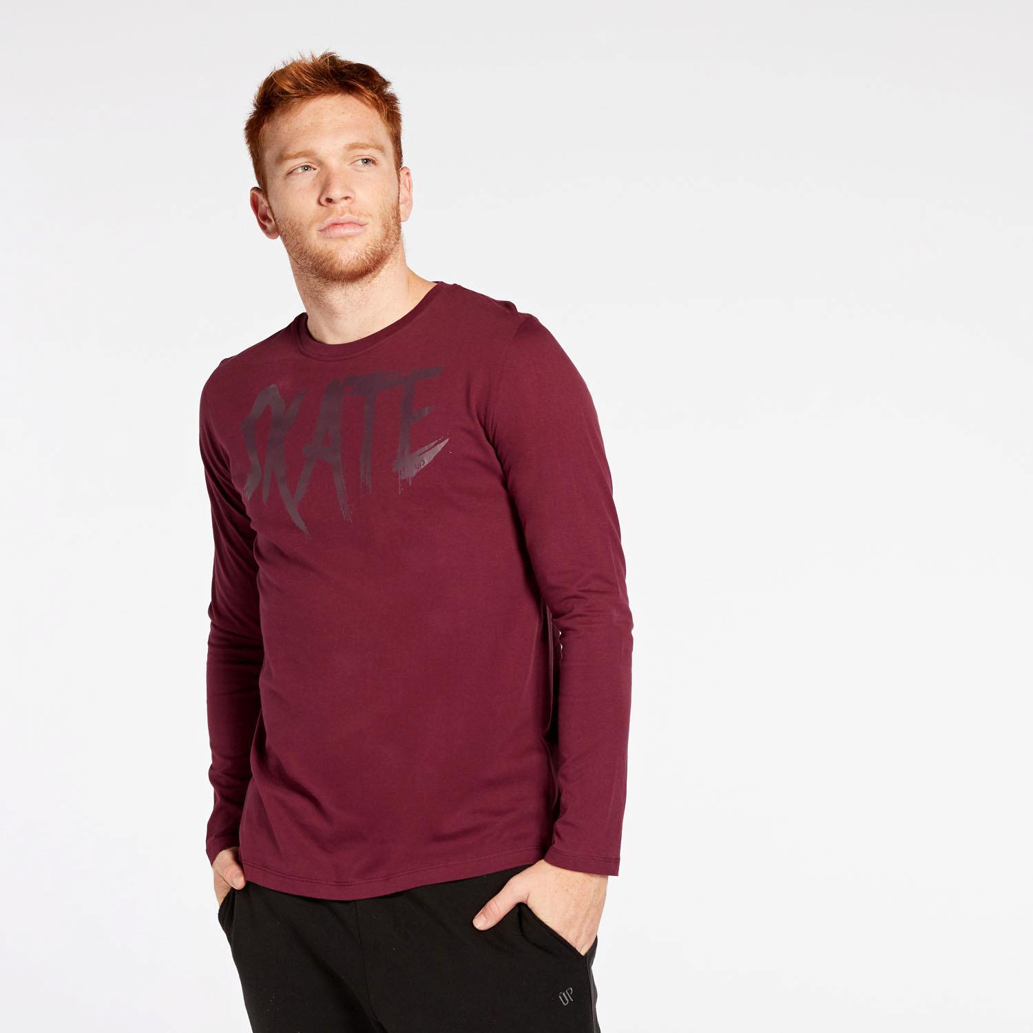 Camiseta Up Stamps - Vino - Camiseta Hombre talla S