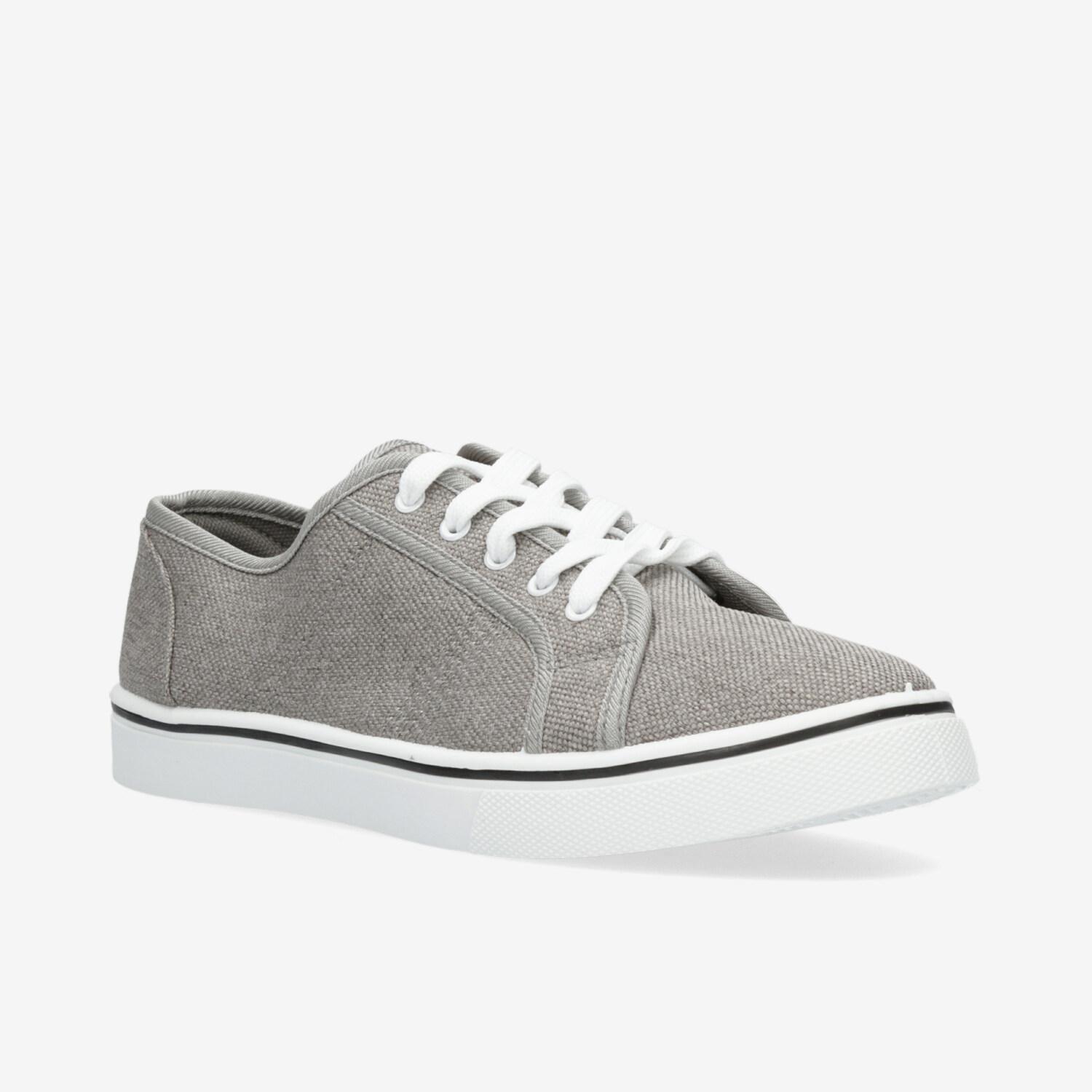 Nova primavera, outono de sapatos de lona de moda masculina de baixo top de  homens negros sapatos de conforto luz laço sapatilhas casuais sapatos de  536 comprar - Sapatos De Homem /