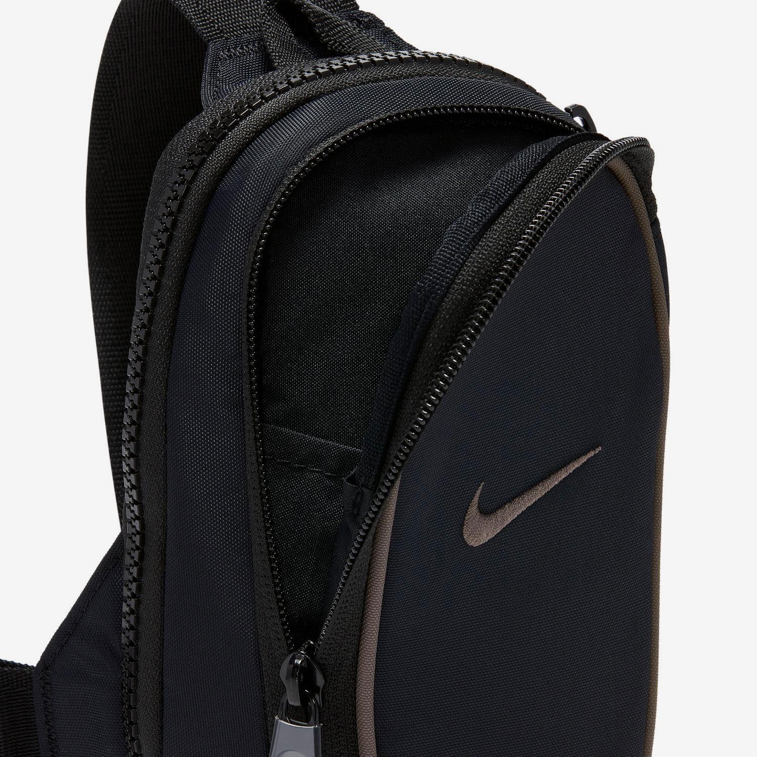 Nike Essential